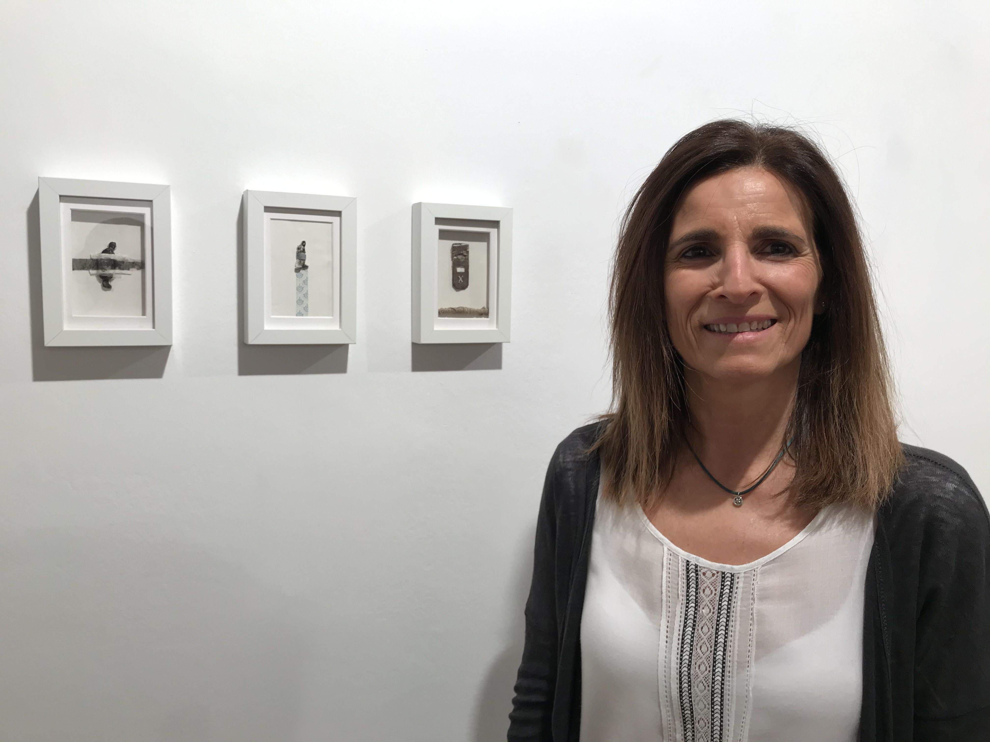 Marta Ballvé al costat d'algunes de les peces d'"Inspiradores". FOTO: C.Caballé