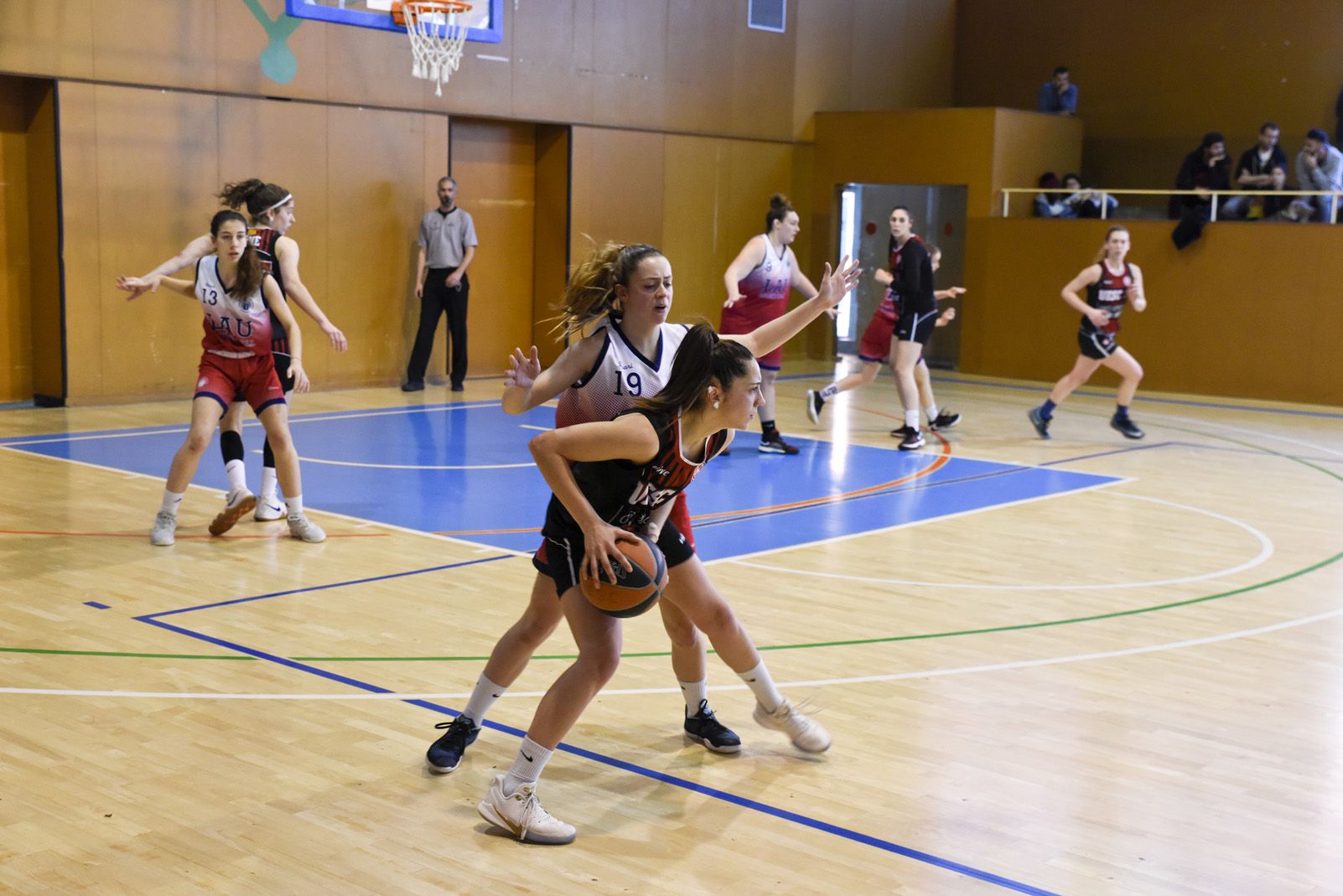 Bàsquet femení UESC contra CE Sant Nicolau. Foto: Bernat Millet.