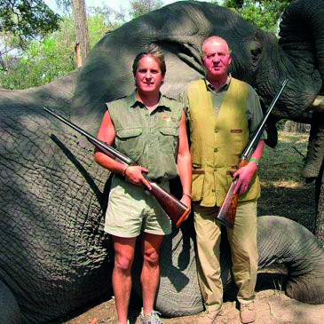 El rei d'Espanya caçant elefants. FOTO: Cedida