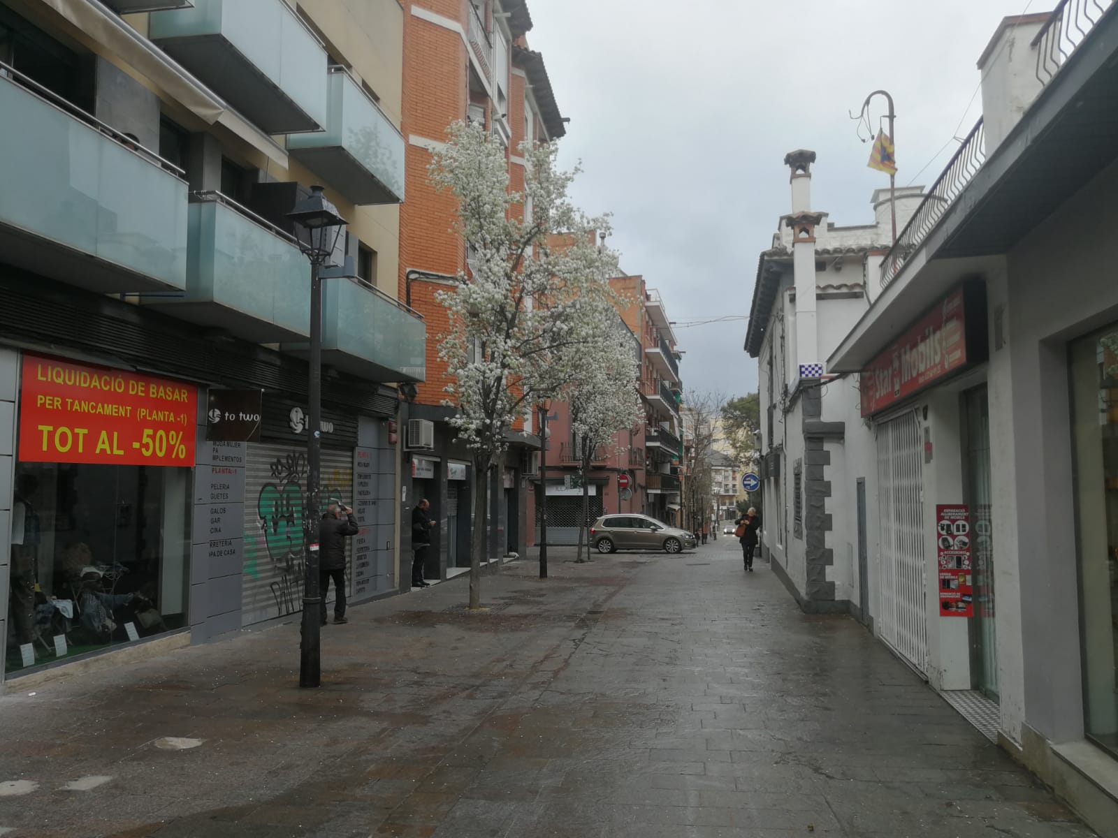 Els carrers de Sant Cugat es buiden pel coronavirus. FOTO: Bernat Millet