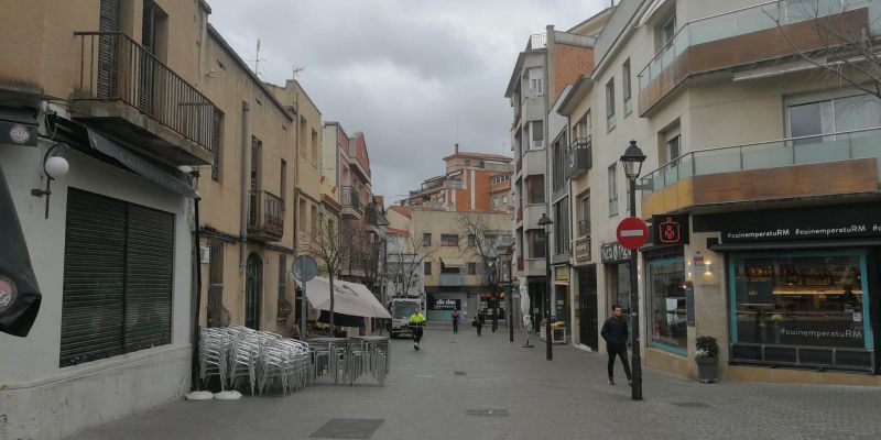 Els carrers de Sant Cugat es buiden pel coronavirus. FOTO: Bernat Millet