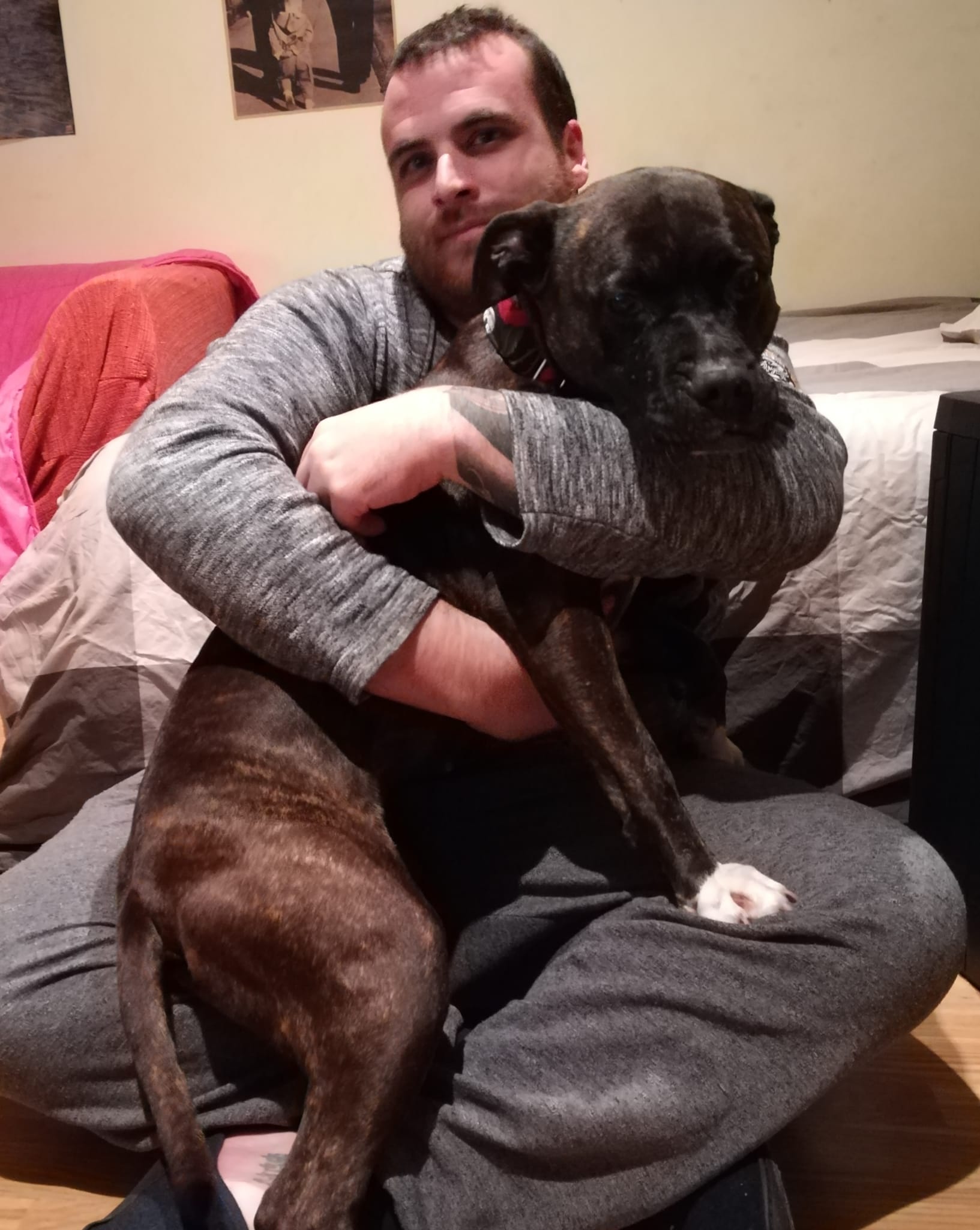 La quarentena la podrem passar bé perquè estem junts i això és lo important. A vegades un de nosaltres està una miqueta més baix d'ànims i l'altre ajuda. Som un equip. M'agradaria poder optar al premi del lot de productes bàsics per tenir una bona sorpres