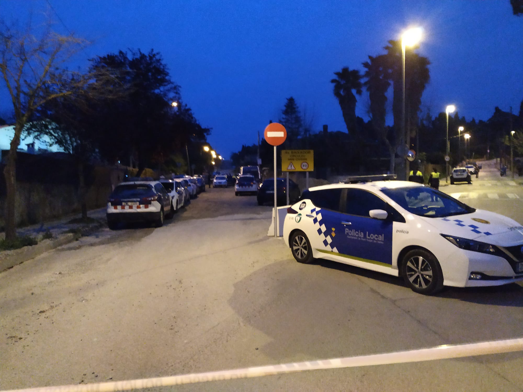 Actuació policial a l'Avinguda del Baixador. FOTO: Cedida