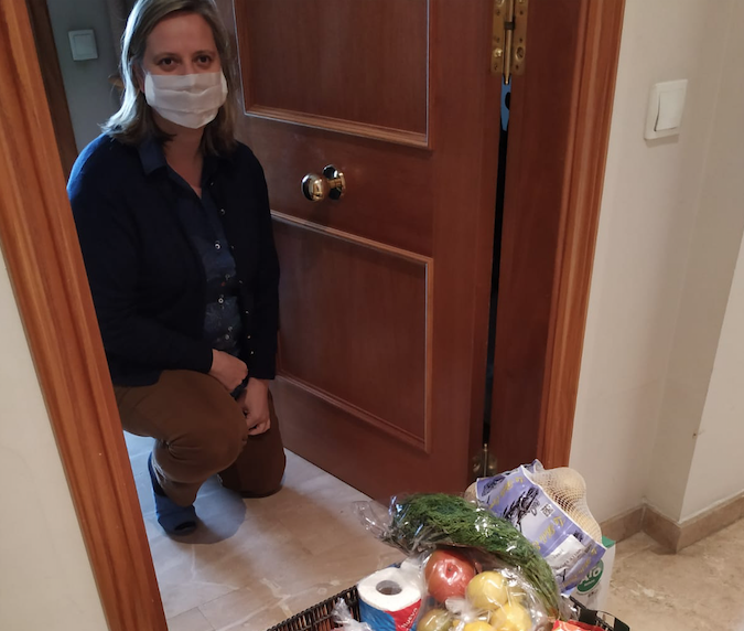 Maria Ardèvol amb la cistella de la compra de TOT BO FOTO: TOT Sant Cugat