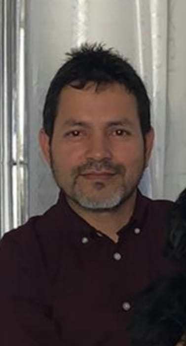 Johnny Ferreyra treballa amb Asisted donant suport a persones vulnerables FOTO: Cedida