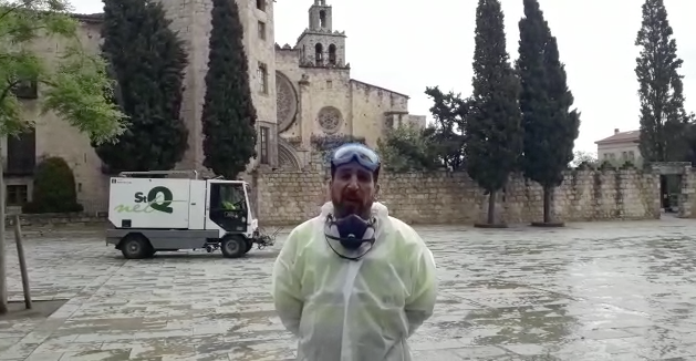 Rafa López, operari de la neteja de Valoriza, encarregat de desinfectar Sant Cugat durant la COVID-19. FOTO: Cedida