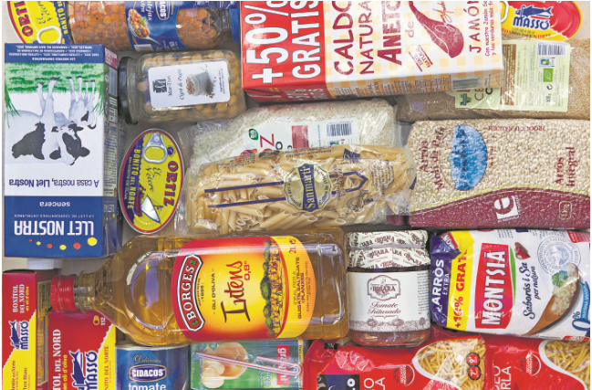 Càritas recull tot tipus d'aliments FOTO: Artur Ribera 