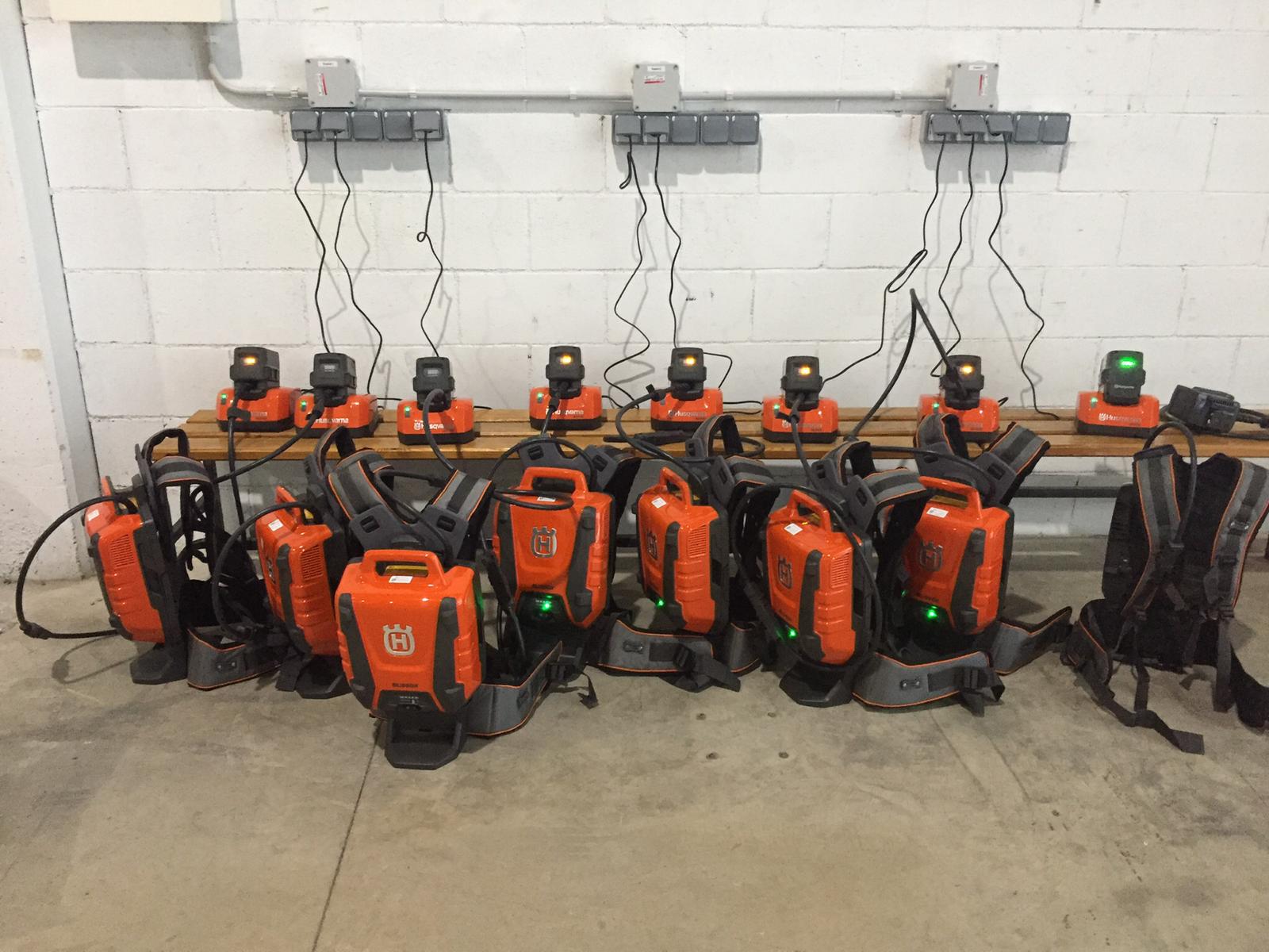 La maquinaria que es farà servir per les zones verdes de Valldoreix, Mira-sol i Les Planes FOTO: Cedida