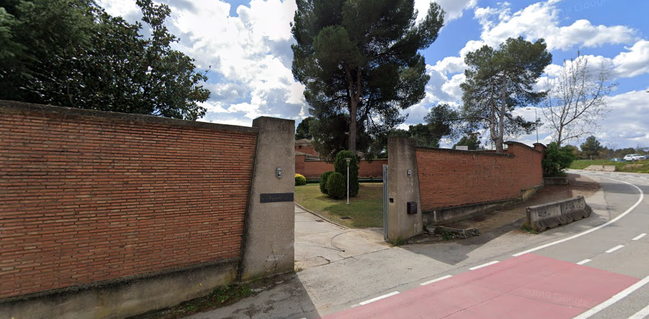 Entrada del Club Familiar Singlada, centre on s'ha descobert un cas de COVID-19. FOTO: Google Maps