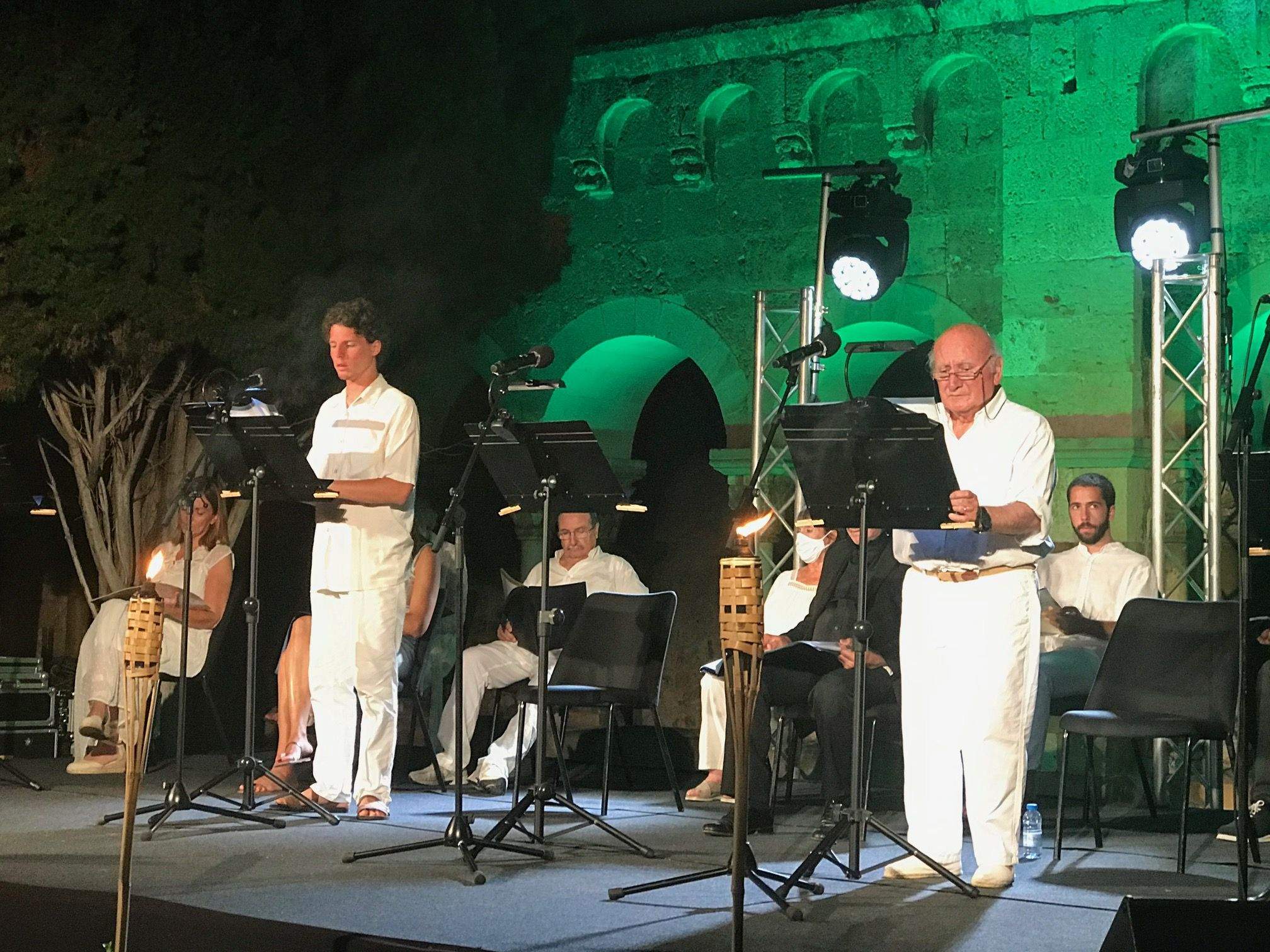 El claustre del Monestir va acollir la lectura dramatitzada de la llegenda d''El màrtir Cugat'. FOTO: Nielo Ballart