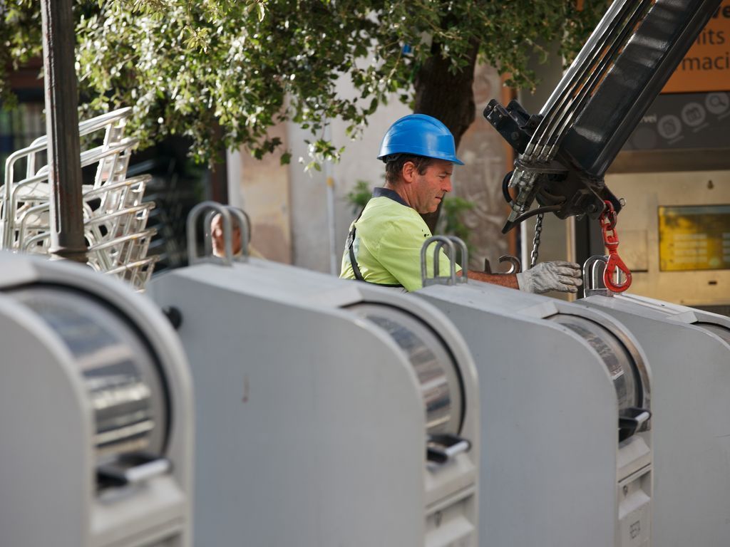 Operari recollida els residus a Sant Cugat. FOTO: Ajuntament de Sant Cugat