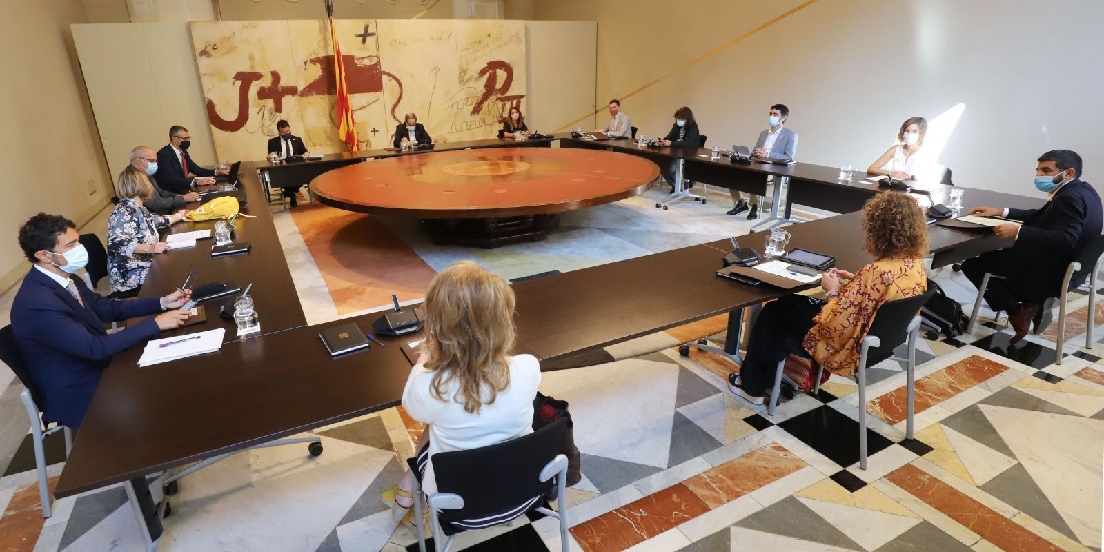 Reunió setmanal del Consell Executiu a Palau. Lloc on es va prendre la decisió de prohibir les reunions socials. FOTO: ACN