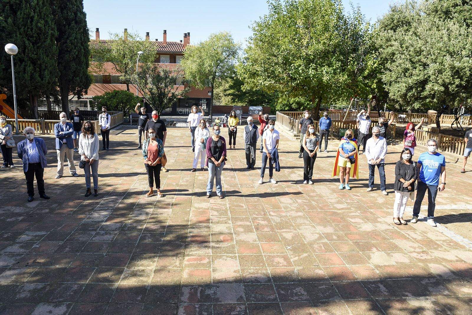 Assistents complint les normes de seguretat per a la precaució de la covid-19. Foto: Bernat Millet.