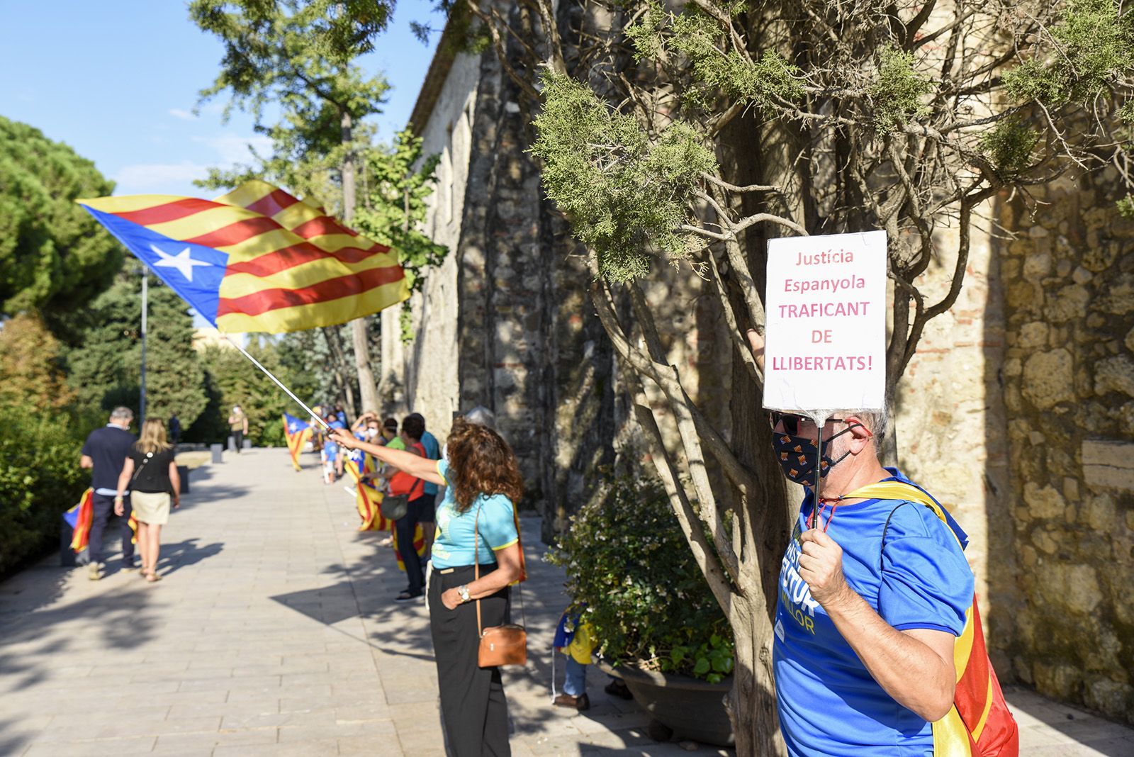 La Via Santcugatenca encercla el Monestir. Foto: Bernat Millet.
