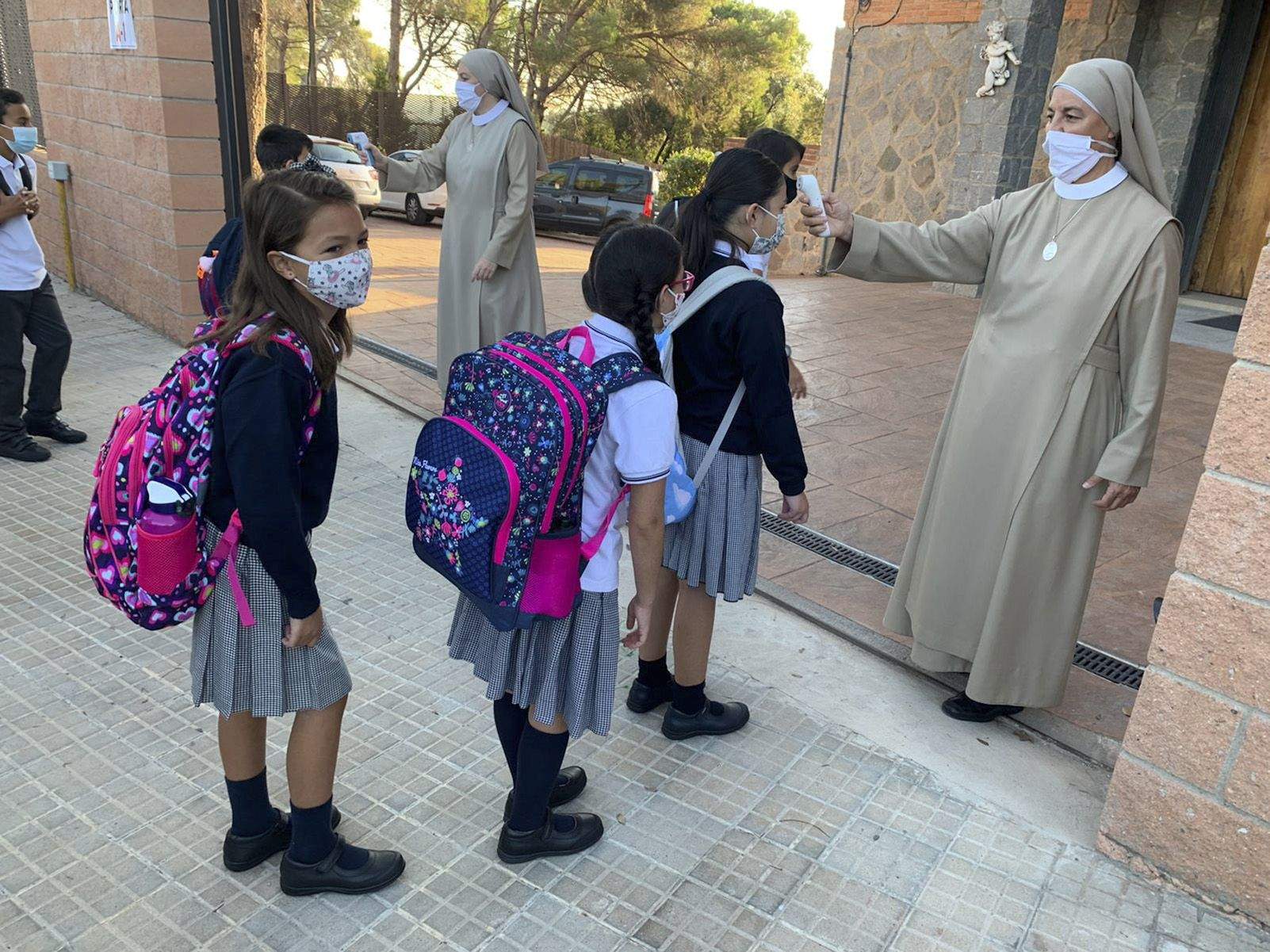 1er dia d'escola després de sis mesos a l'Escola El Pinar. Foto: Cedida.