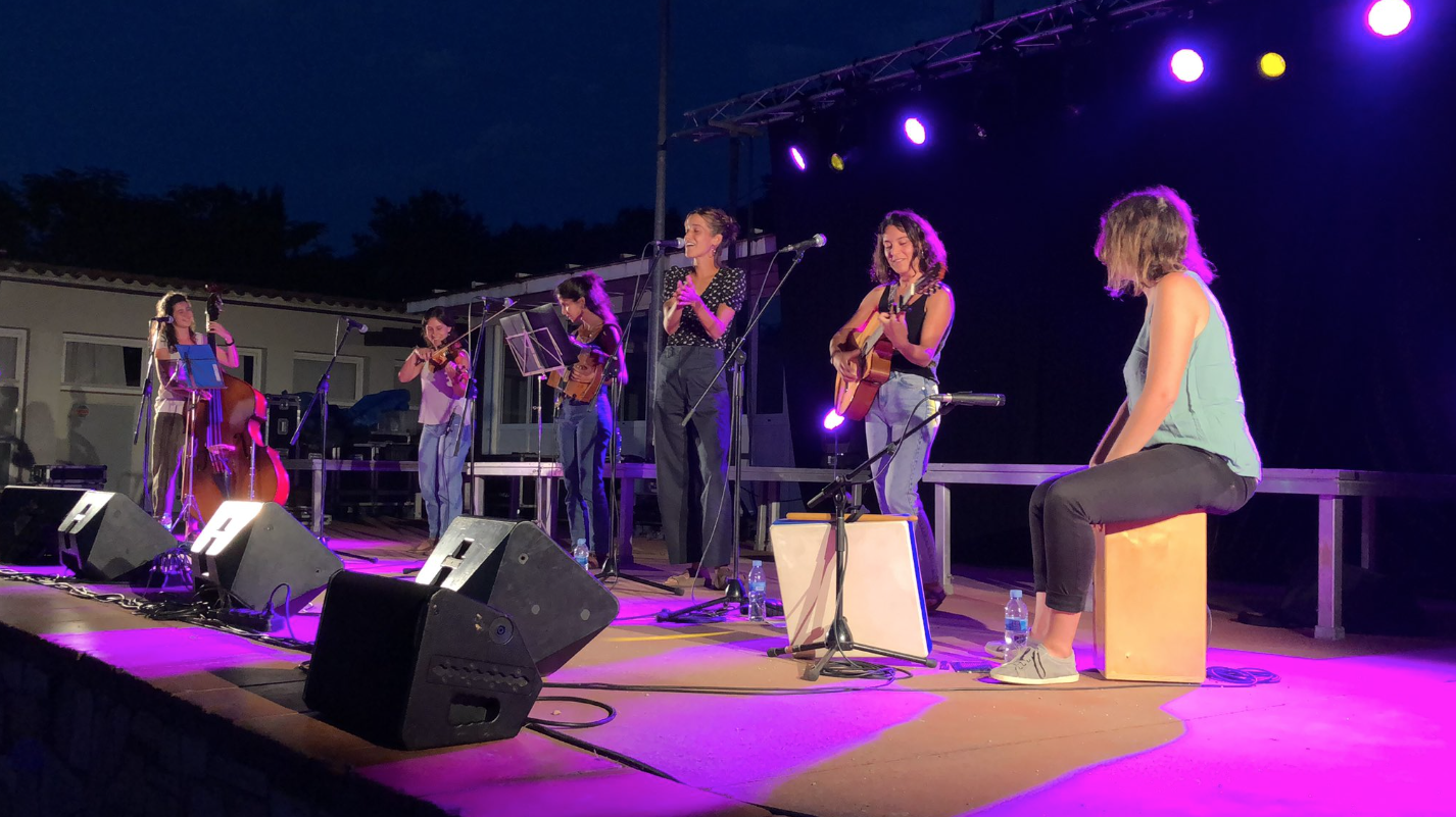 Les Pasquines durant la Nit Jove de la Festa Major de Valldoreix. FOTO: EMD Valldoreix
