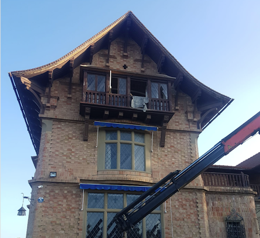 L'home treballava en una reforma i va caure de la bastida. FOTO: Cedida