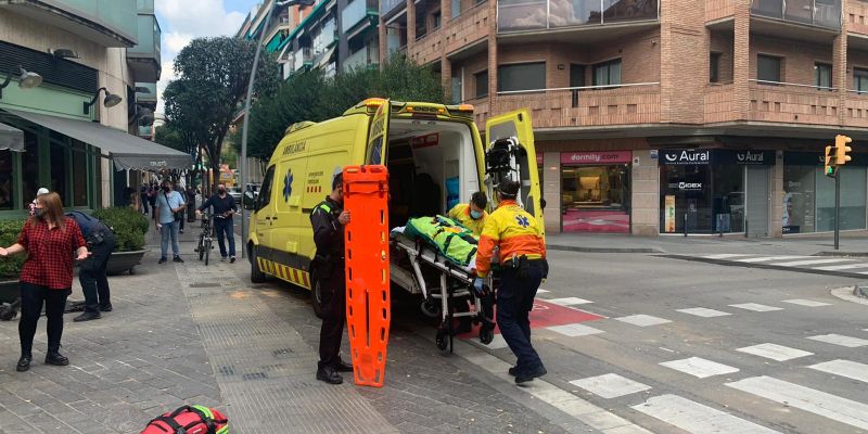 Els Serveis d'Emergència han atès al jove. FOTO: Ferran Mitjà