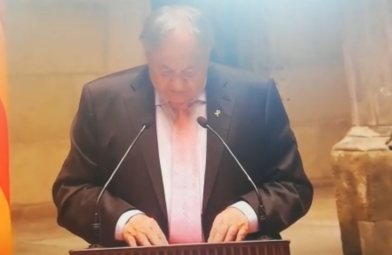 Josep Maria Figueres presentant el llibre al Palau de la Generalitat