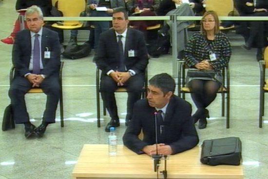 El major Josep Lluís Trapero durant la seva declaració al judici de l'Audiència Nacional aquest 20 de gener del 2020. FOTO: ACN