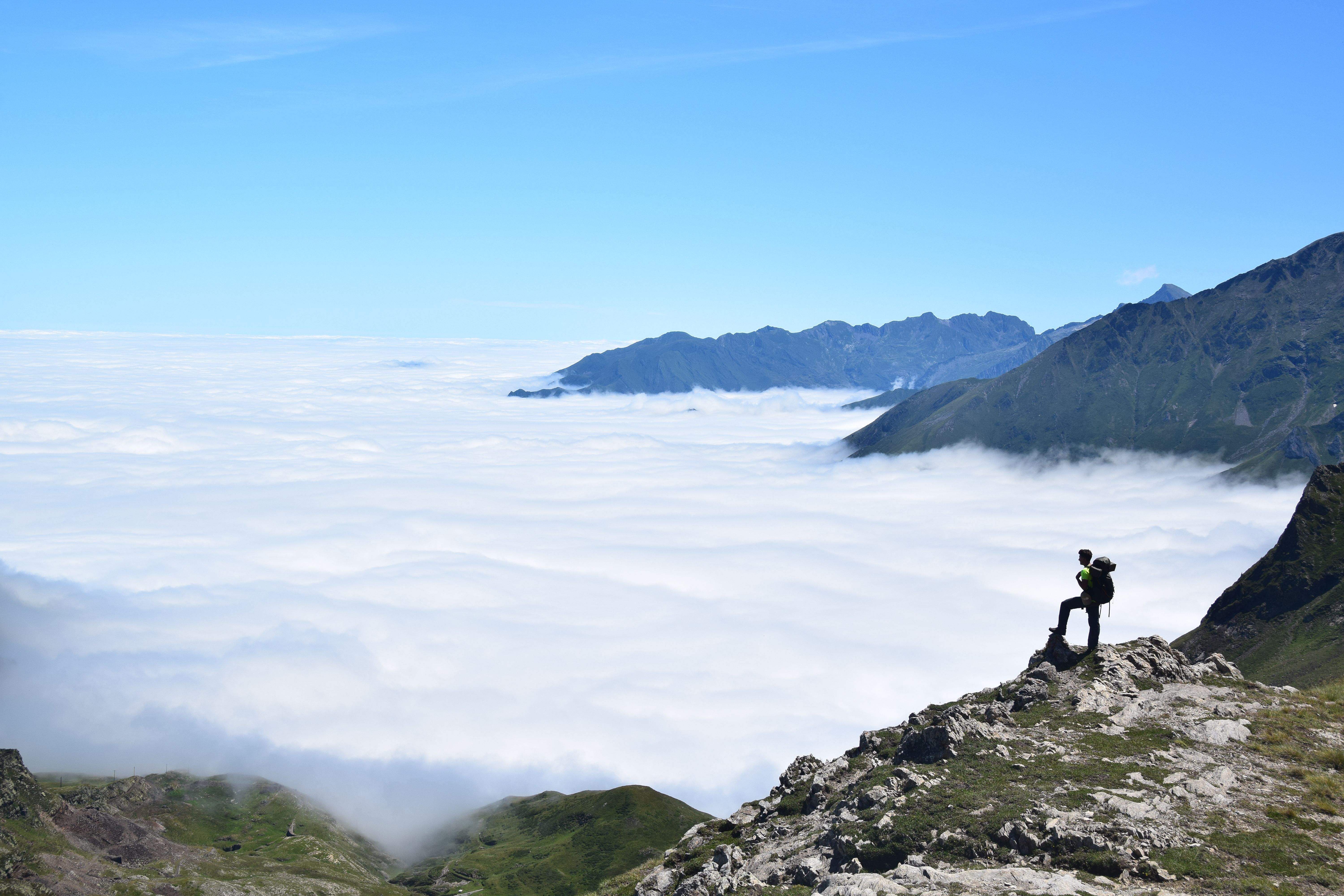 8e Premi   Pujant al Portilhon d Albi Serra d Araing (l Ariège)  FOTO: Carles Claraco Anguera 