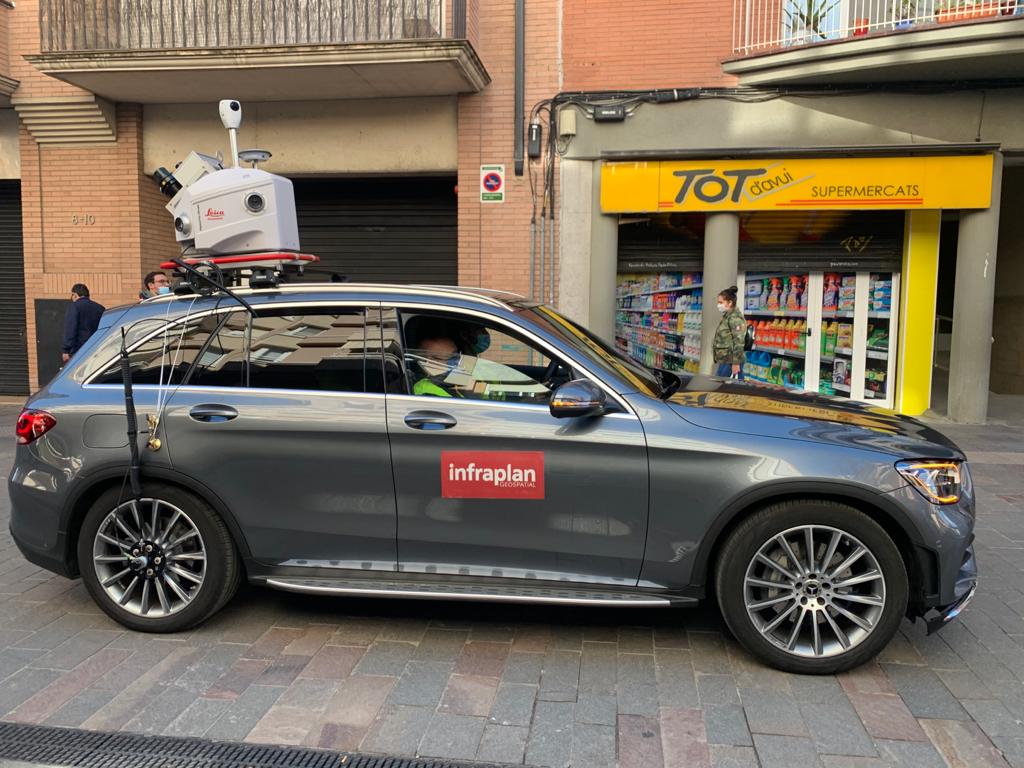 El cotxe d'Infraplan encarregat de realitzar el Mobile Mapping pels carrers de Sant Cugat. FOTO: Nielo Ballart