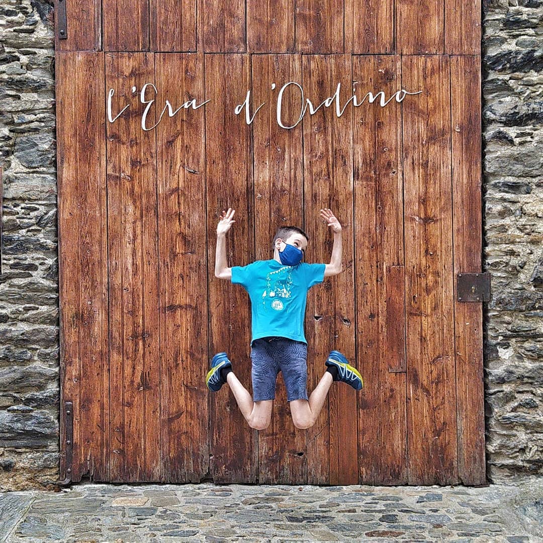 ernestcrespo68   Jumping Pol flash