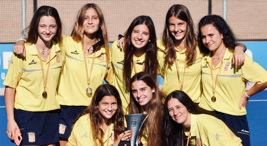 La selecció catalana sub-18 es proclama campiona del Campionat d'Espanya en categoria femenina, amb 8 jugadores del Junior FC. FOTO: Cedida
