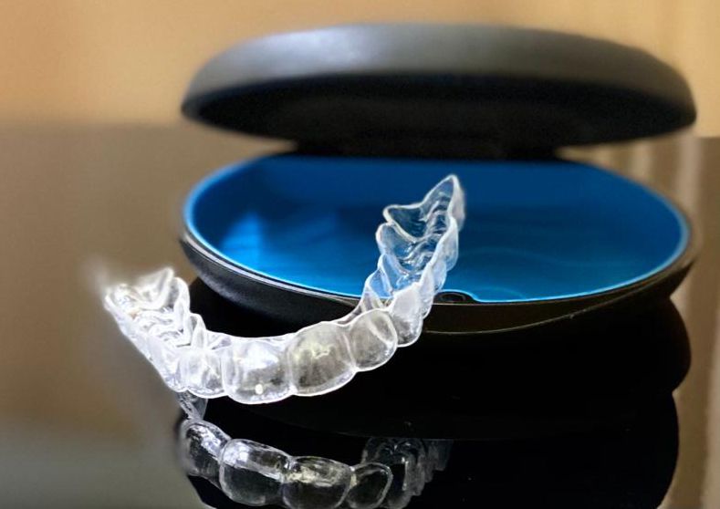 Un retenidor dental amovible amb caixa FOTO: Cedida