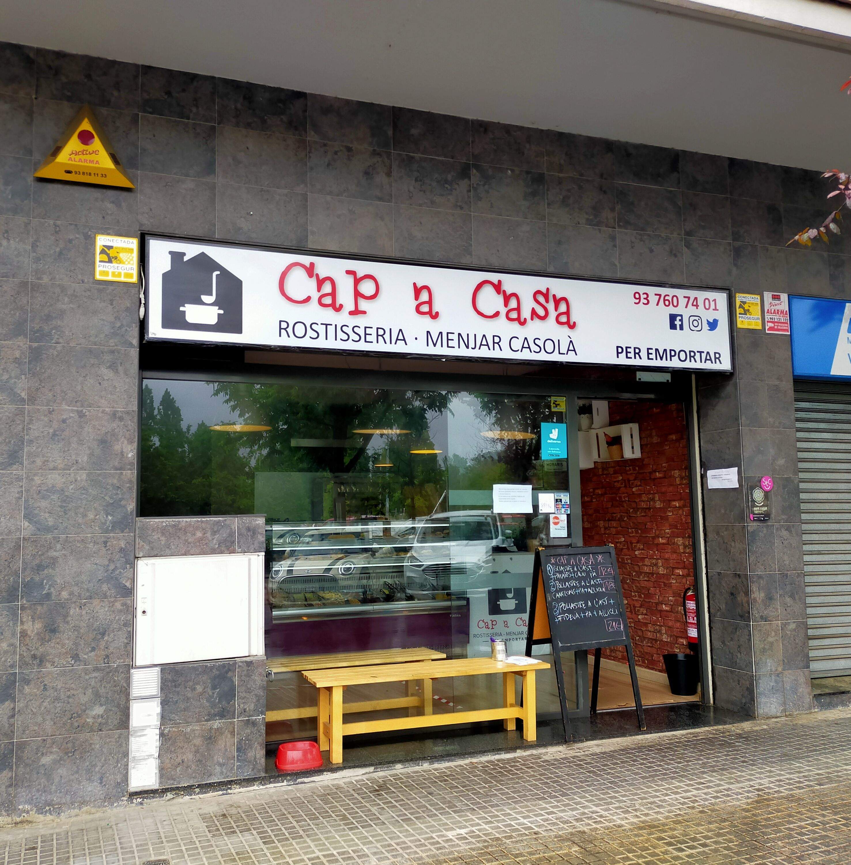 Gaudeix del menjar casolà al centre de Sant Cugat FOTO: Cedida