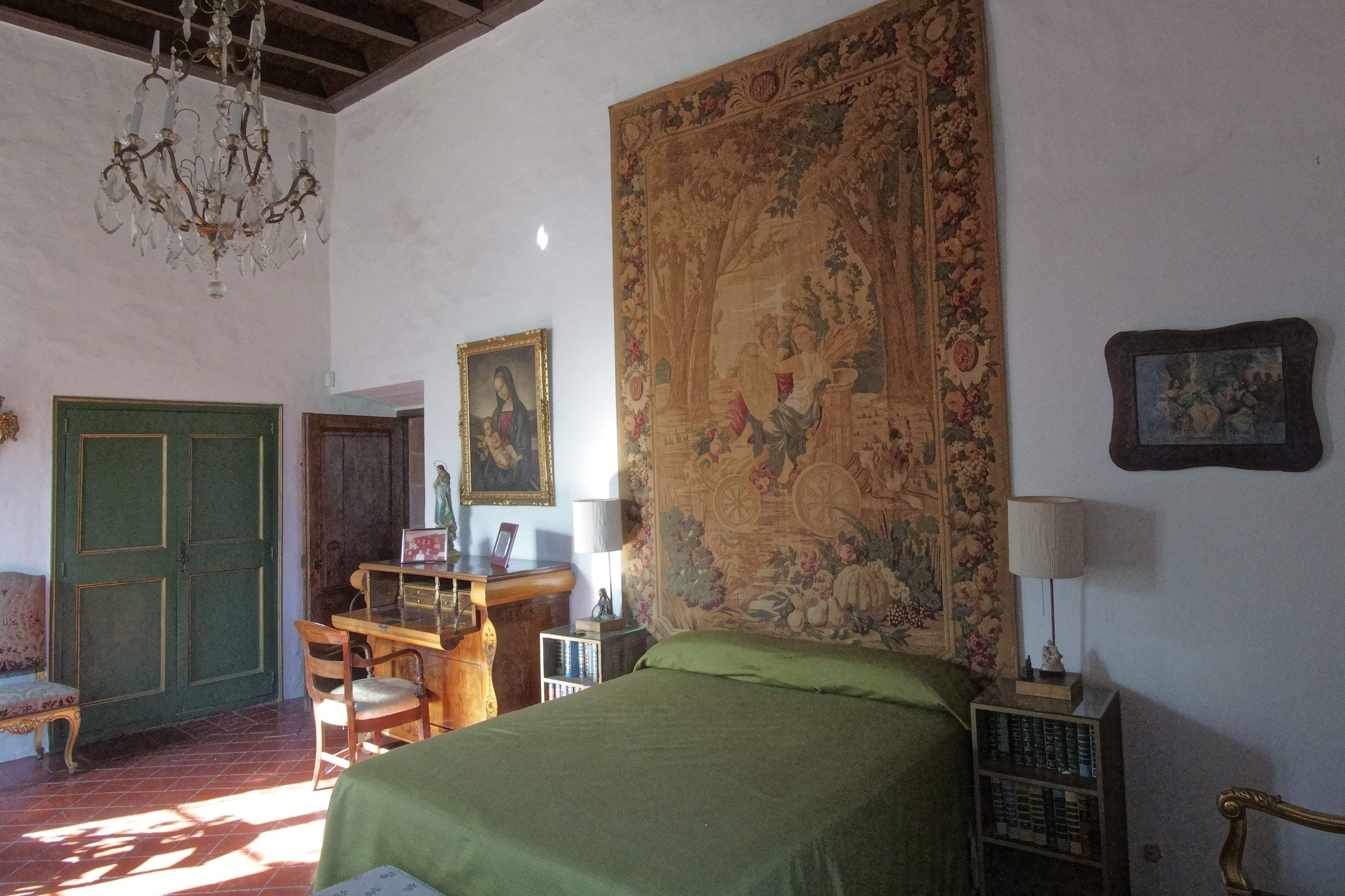 Dormitori de La masia de Torre Negra. FOTOS: Quim Llop