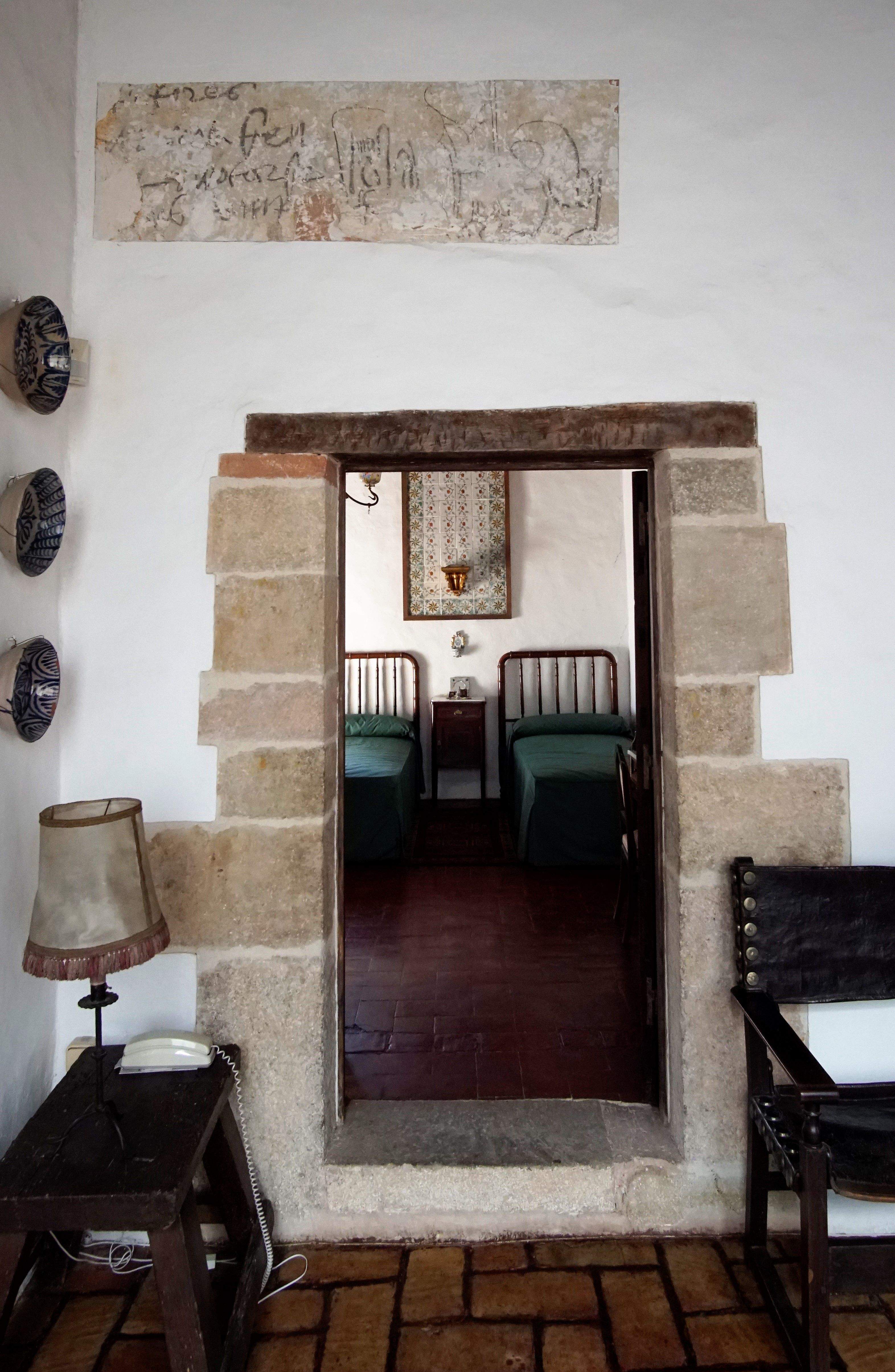 Dormitori de La masia de Torre Negra. FOTOS: Quim Llop