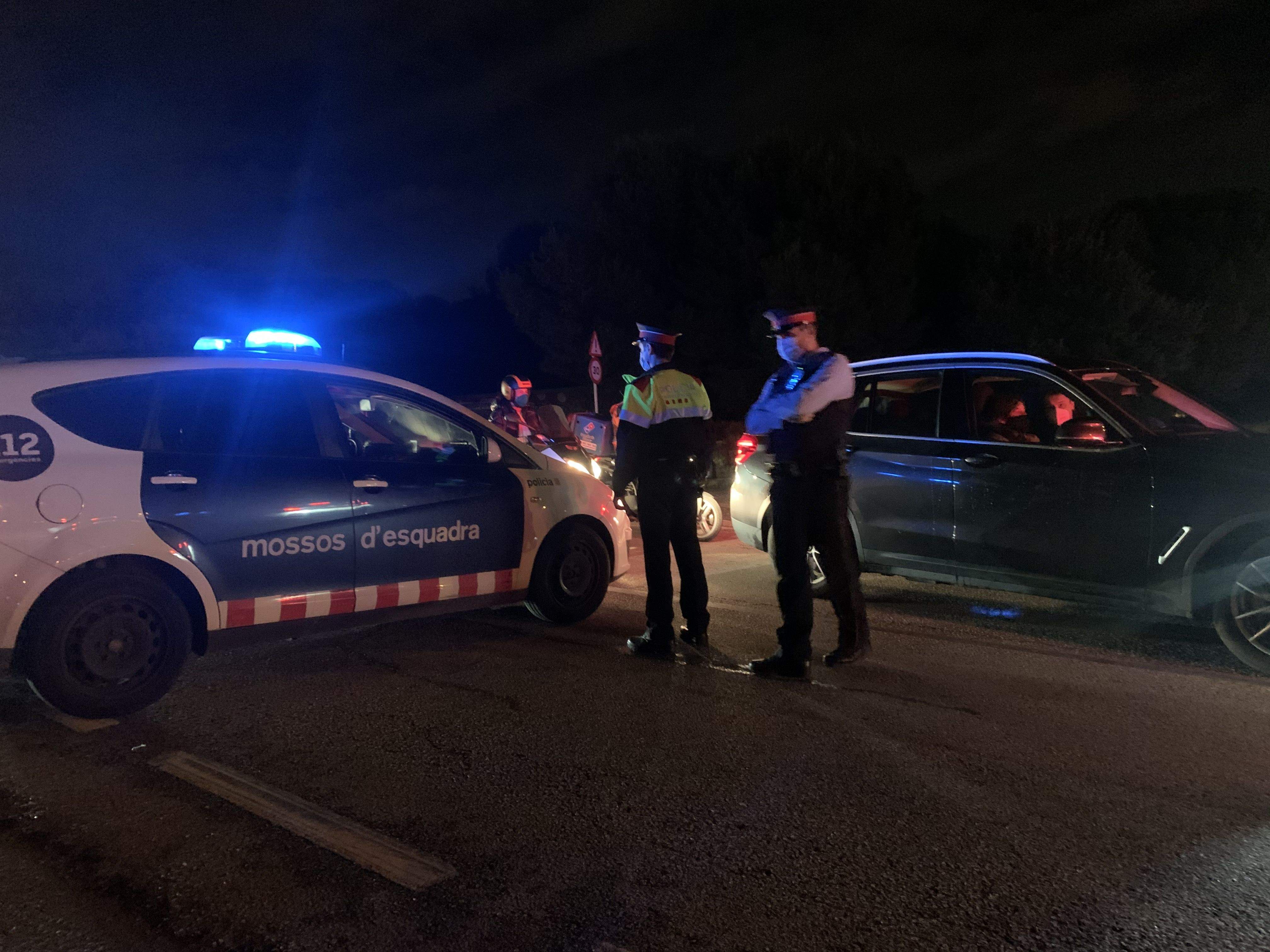 Un control de mobilitat dels Mossos FOTO: Àgata Guinó 