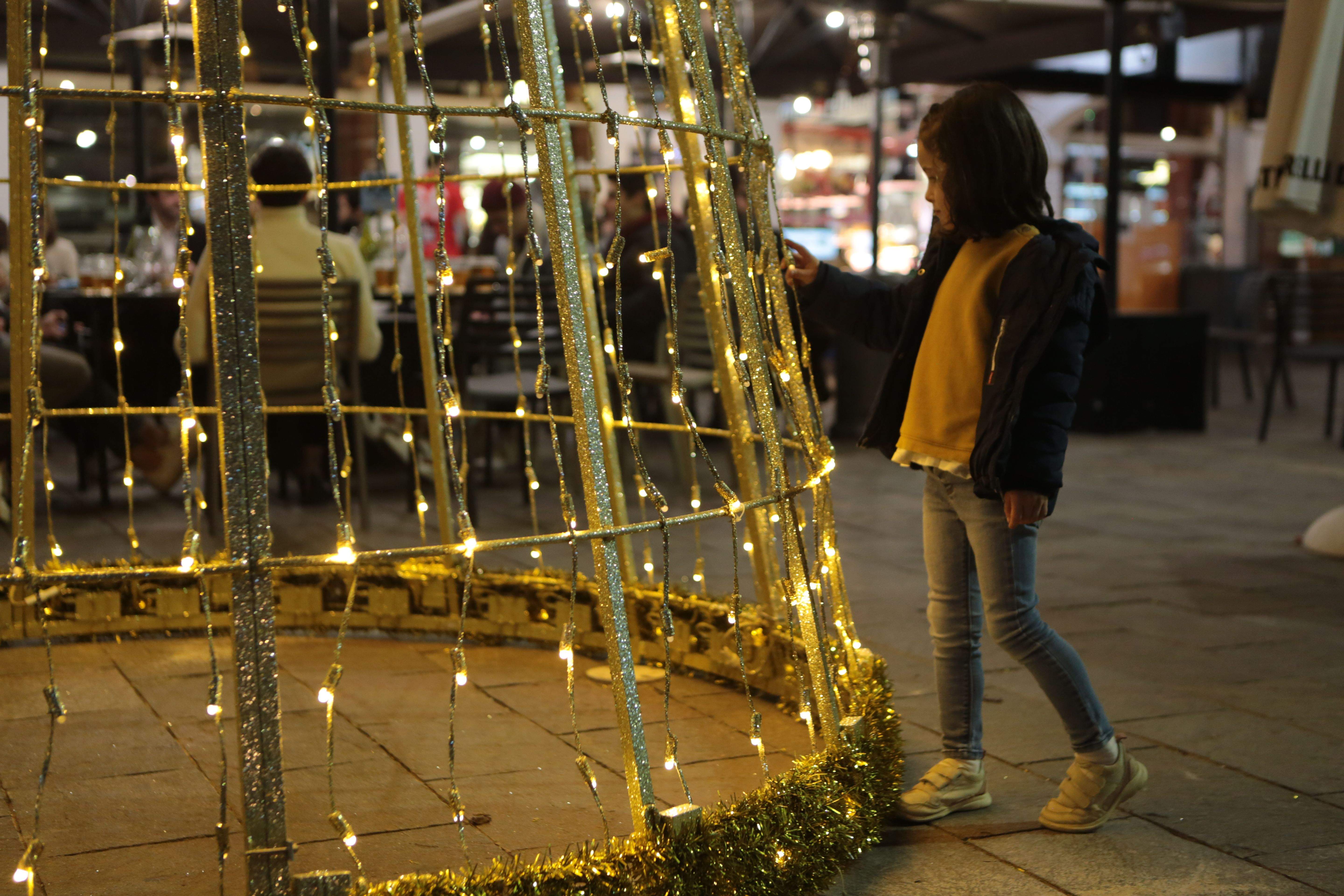 Arbre de llums de Nadal a Sant Cugat. FOTO: Artur Ribera