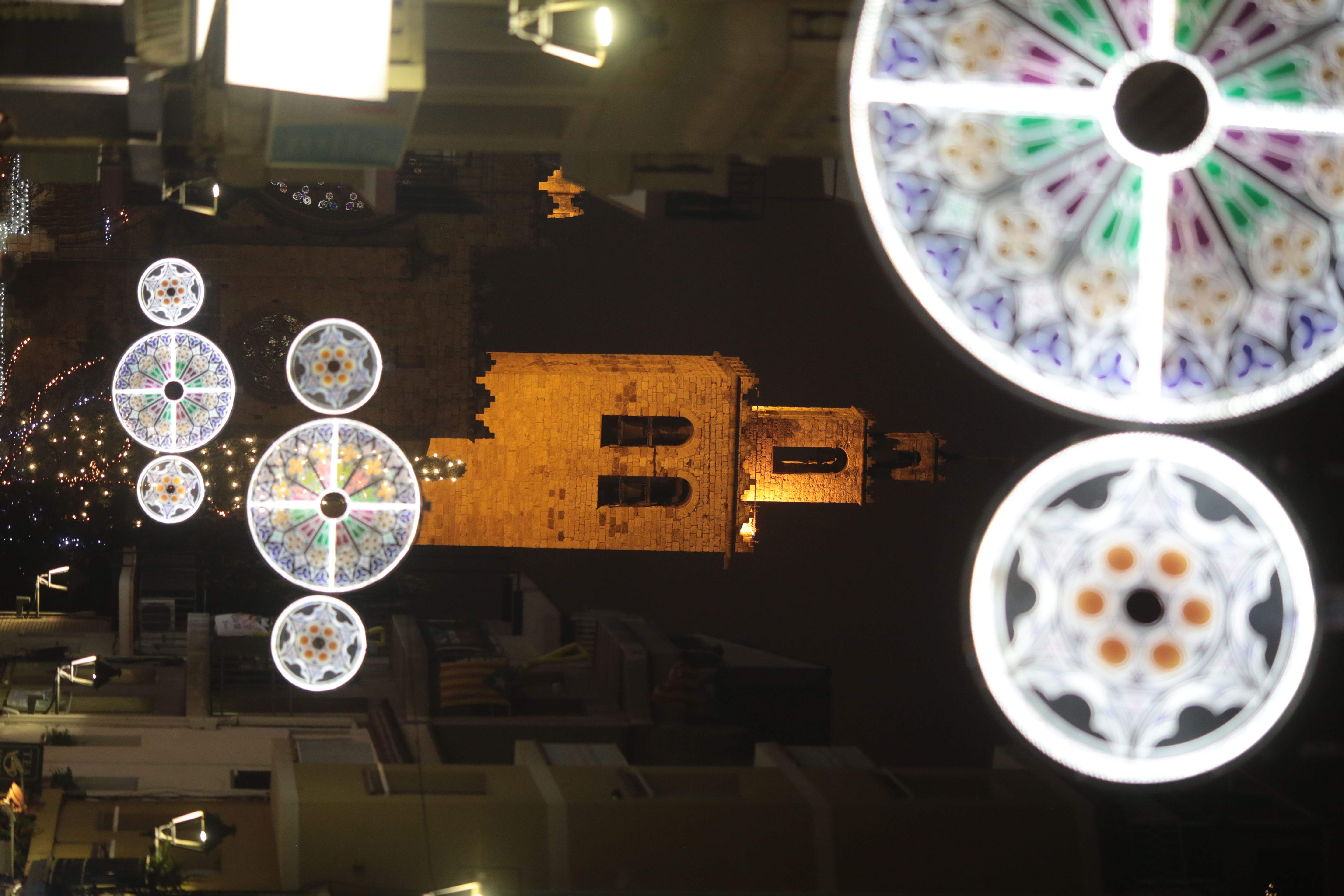 Els llums de Nadal ja brillen a Sant Cugat. FOTO: Artur Ribera