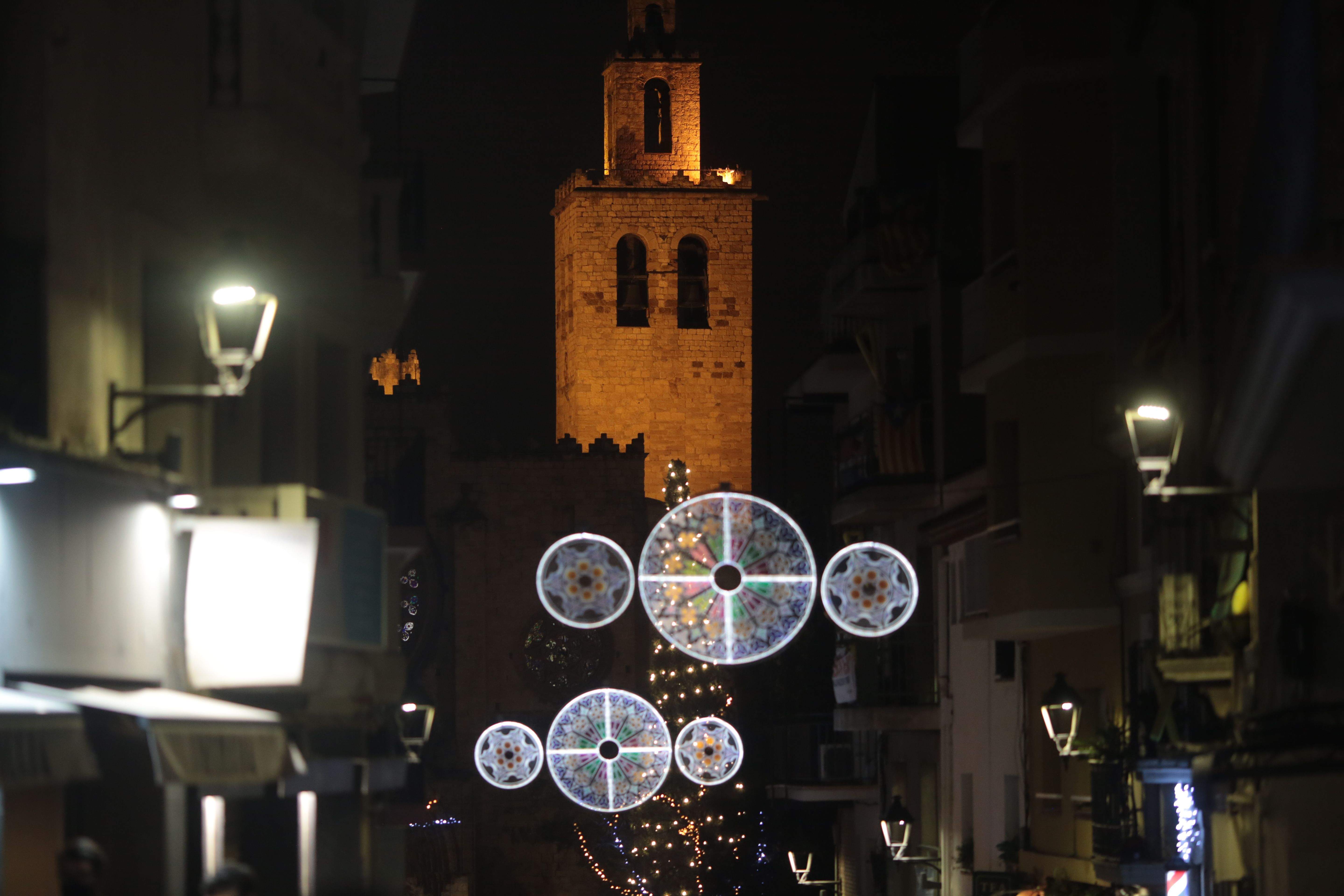 Els llums de Nadal ja brillen a Sant Cugat. FOTO: Artur Ribera