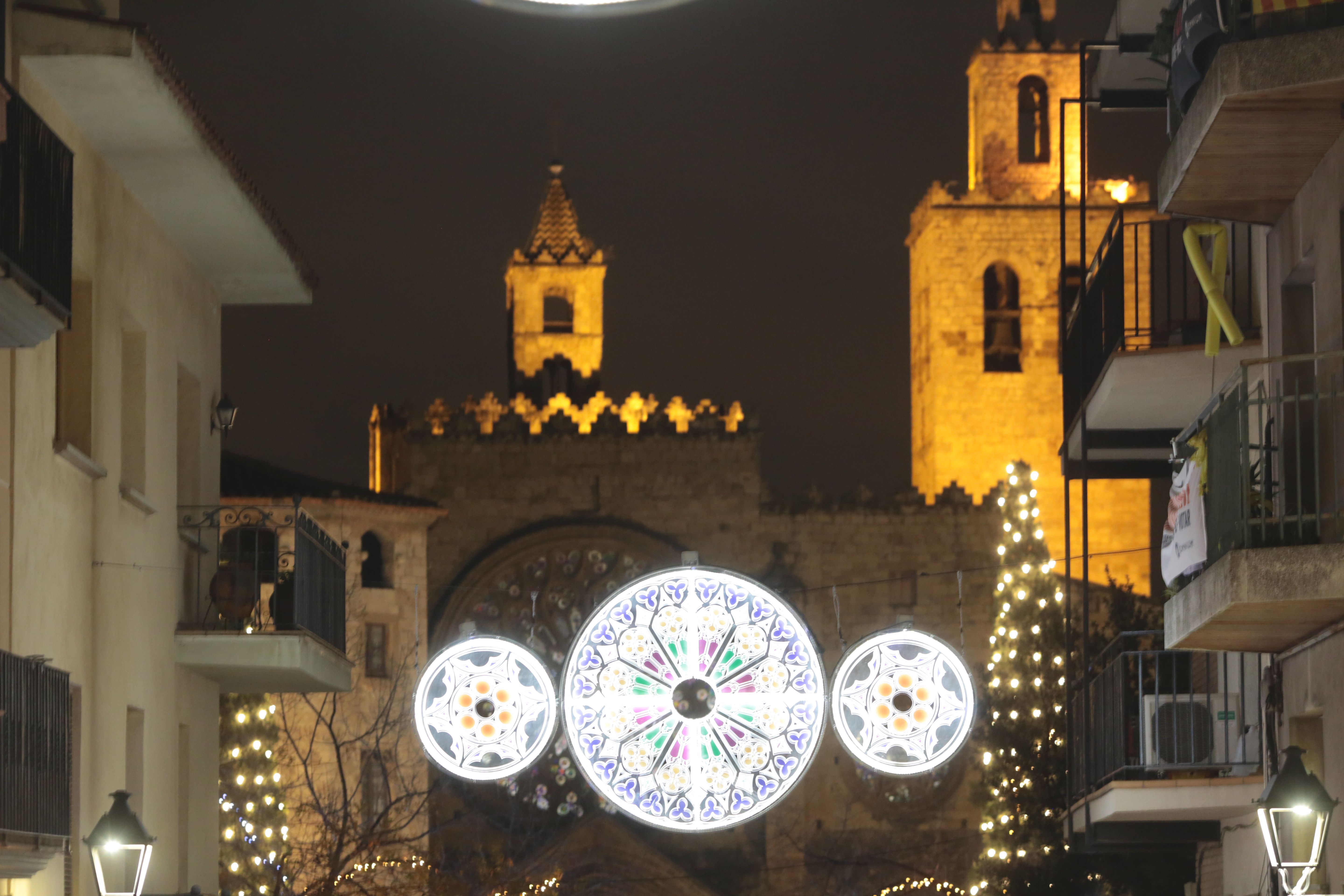 Els llums de Nadal ja brillen a Sant Cugat. FOTO: Artur Ribera