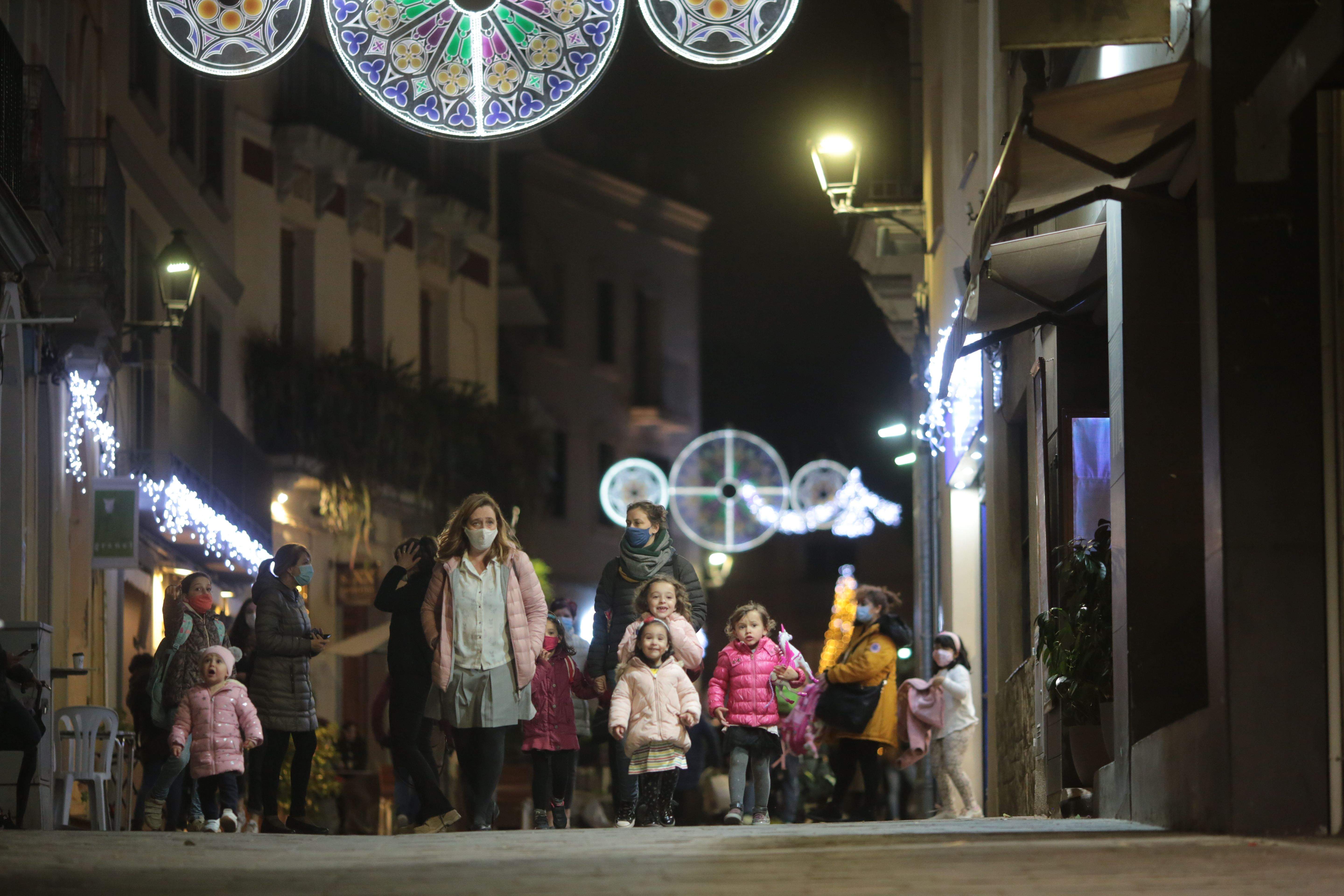Els llums de Nadal ja brillen a Sant Cugat. FOTO: Artur Ribera