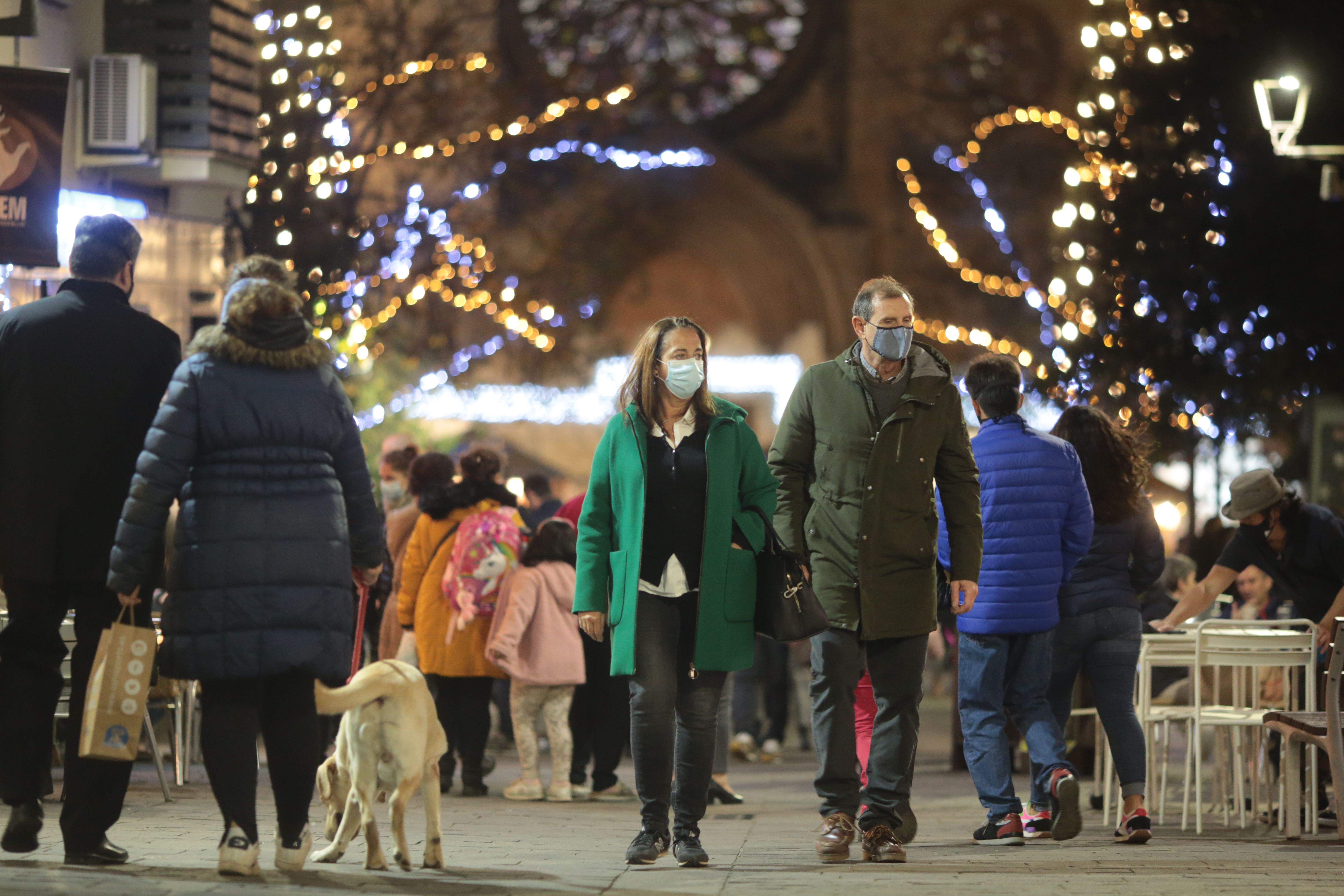 Els llums de Nadal ja brillen a Sant Cugat. FOTO: Artur Ribera65