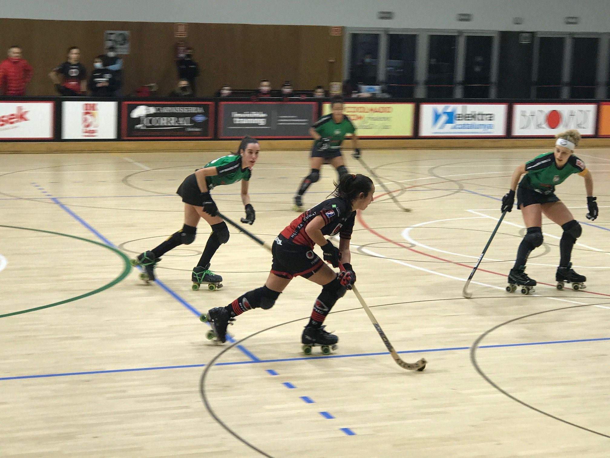 Laia Paredes, del PHC Sant Cugat, autora d'un dels gols de la victòria santcugatenca. FOTO: Nielo Ballart