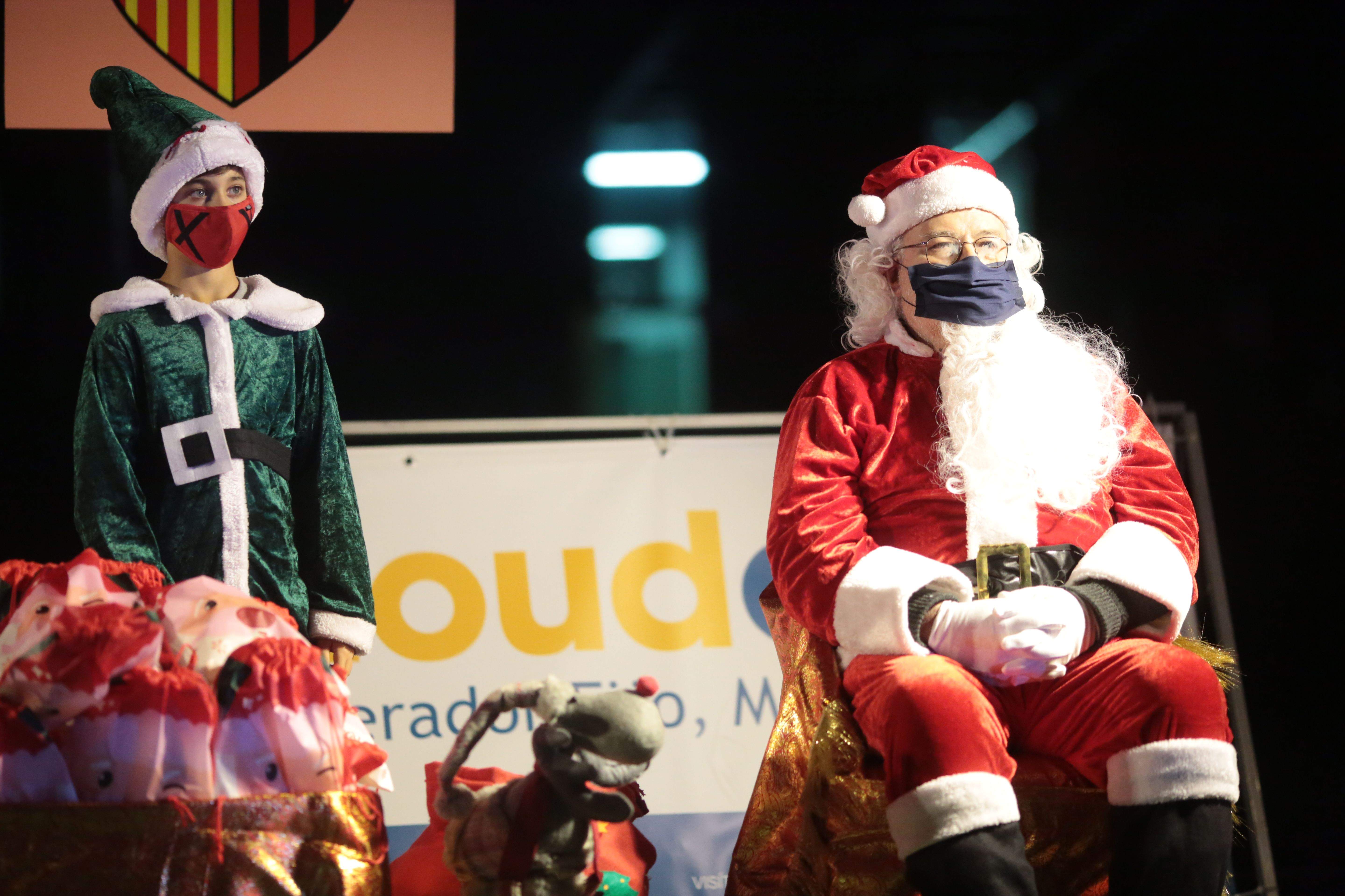 Visita del Pare Noel al Sant Cugat FC. FOTO: Artur Ribera