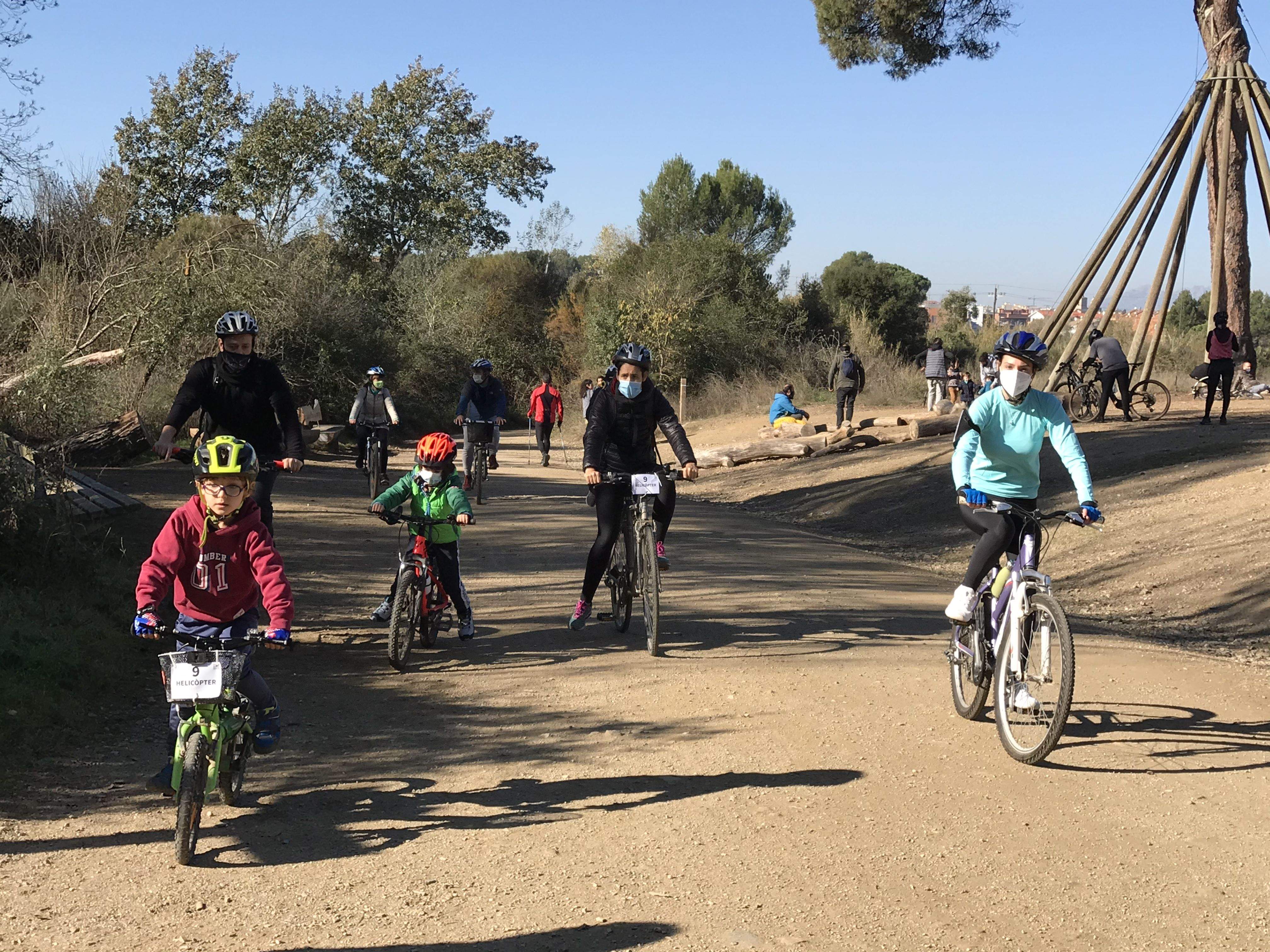 Quan només es podia sortir a fer esport, el parc es va omplir. FOTO: Nielo Ballart