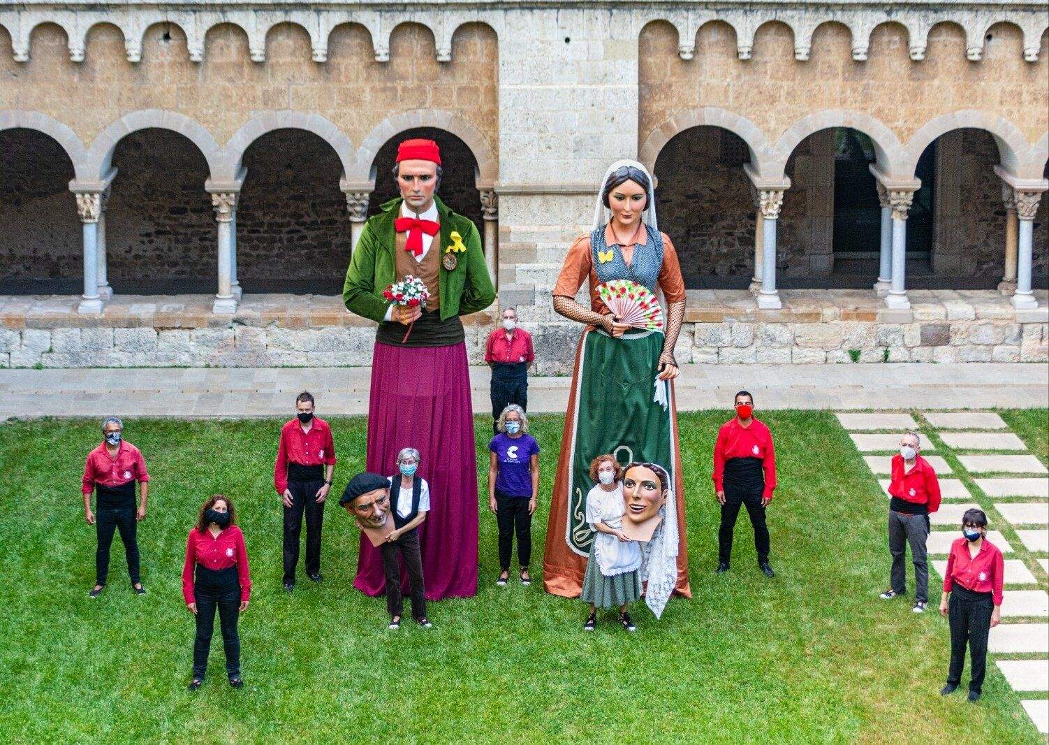 Els Geganters de Sant Cugat va fer el ball del ‘Paga-li, Joan’, en el marc de la Festa Major 