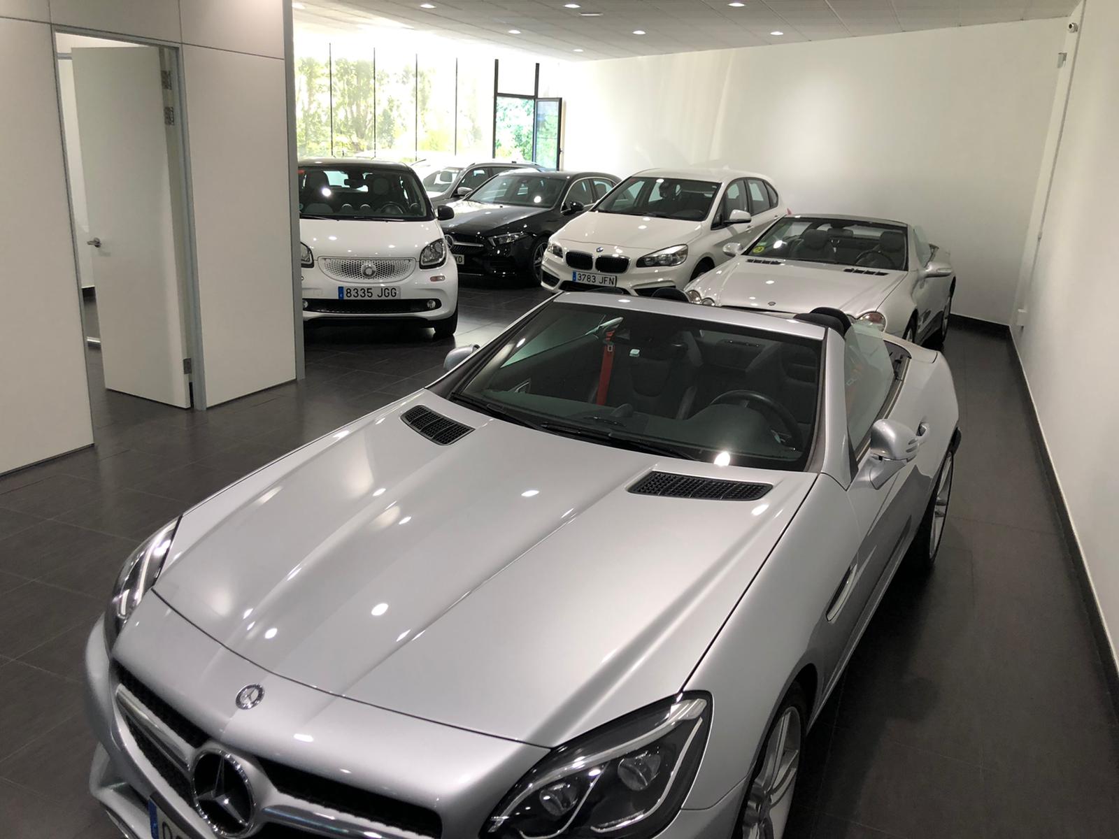 Cotxes a la botiga de Taxacio GSV a Sant Cugat. FOTO: Cedida