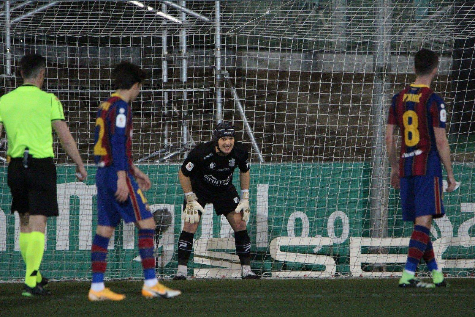 Ramon Juan durant el partit contra el Barça FOTO: UE Cornellà