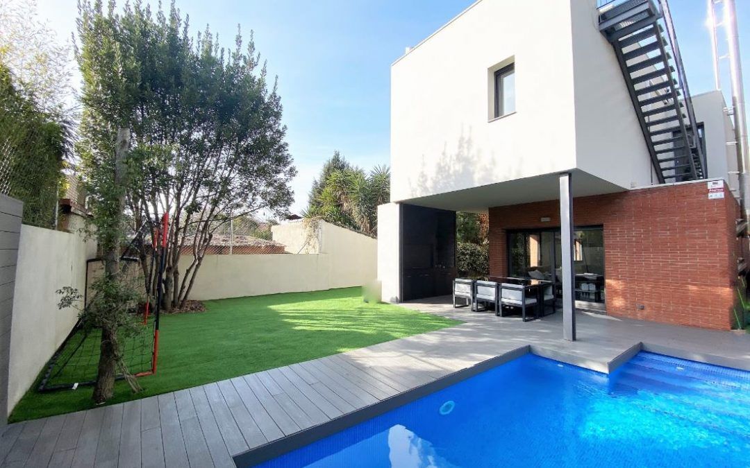 Pati de la casa de Mas Janer de Feliu Franquesa. FOTO: Cedida