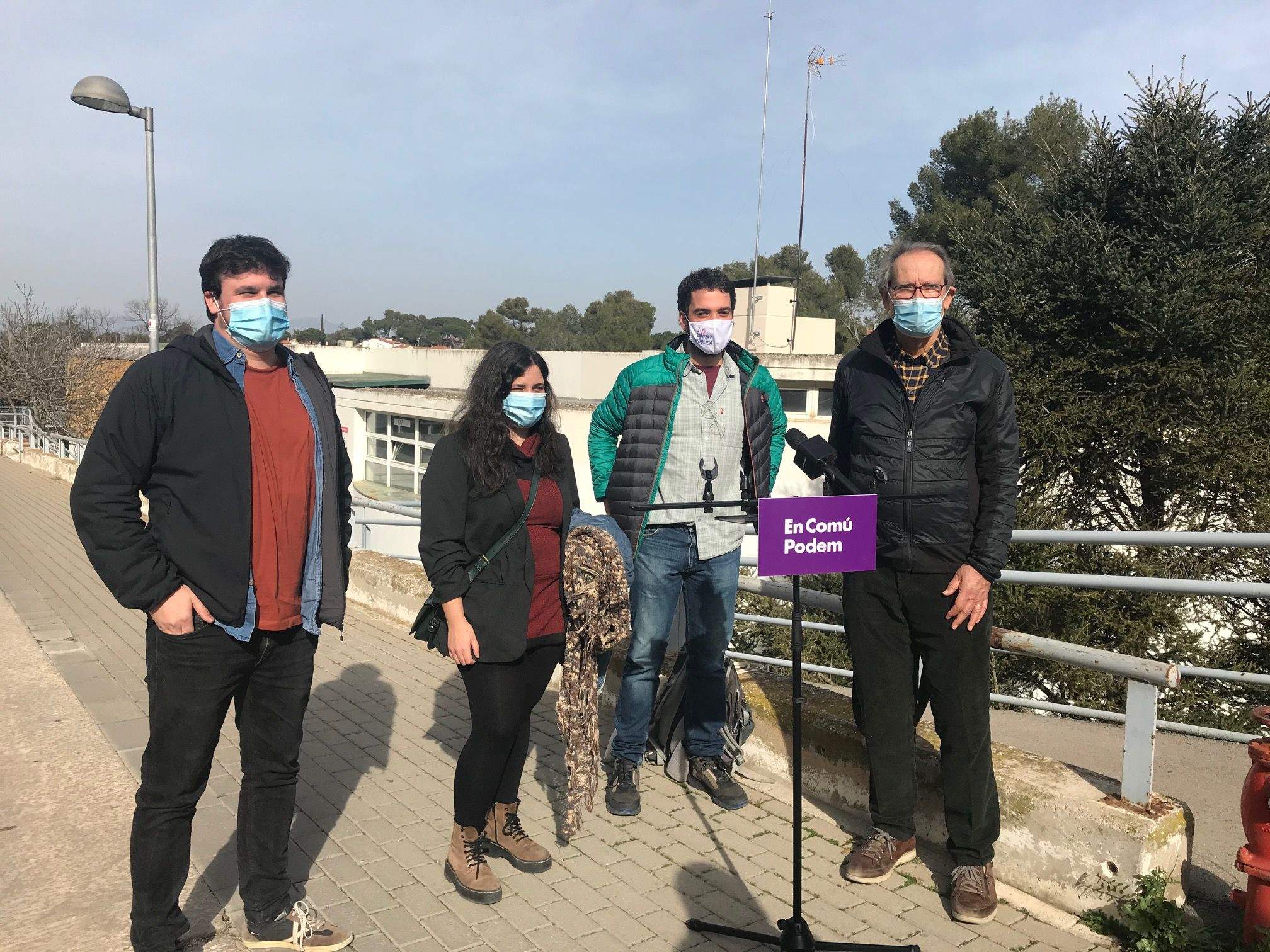 Ramon Gutiérrez, Aina Balada, Miquel Farrés i Josep Maria Balcells (d'esquerra a dreta) en la presentació de les propostes sanitàries d'En Comú Podem. FOTO: Nielo Ballart