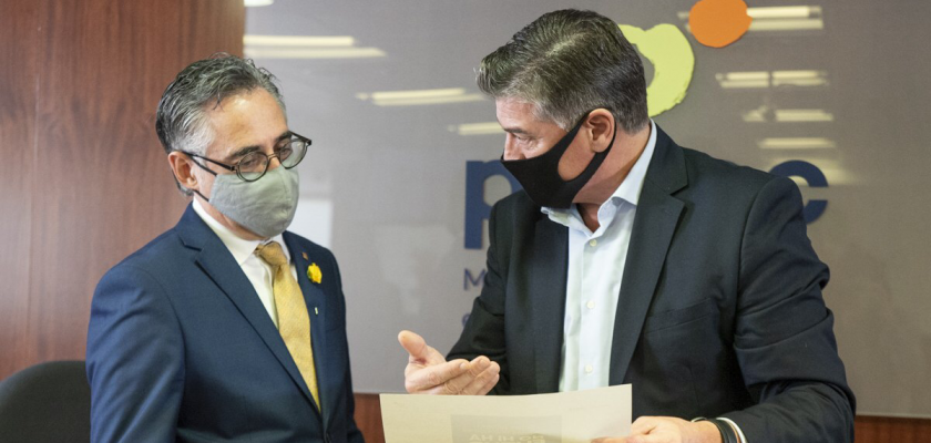 D'esquerra a dreta el conseller d'Empresa i Coneixement, Ramon Tremosa amb el secretari general de PIMEC, Antoni Cañete FOTO: Cedida