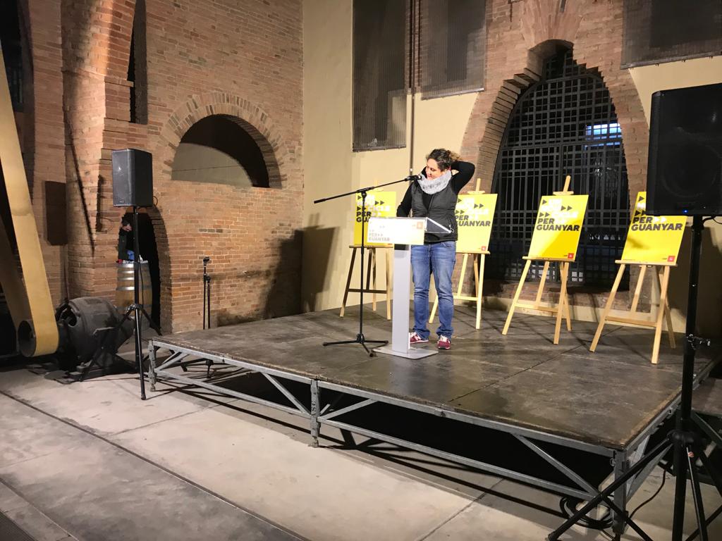 Núria Gibert en l'acte de campanya de la CUP a Sant Cugat. FOTO: Ferran Mitjà