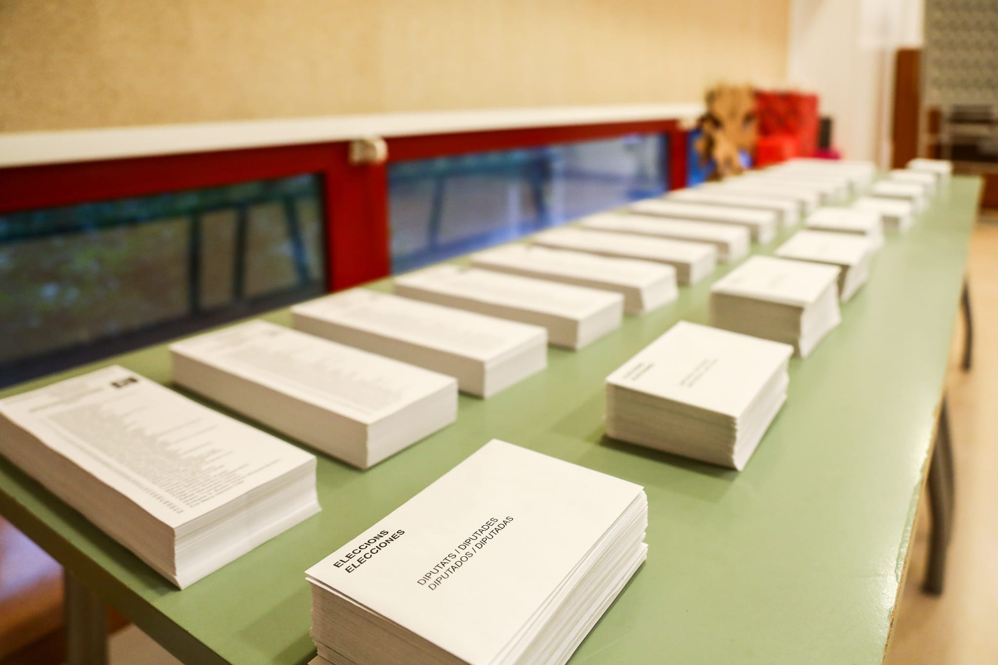 El Casal de Les Planes, preparat per acollir als votants. FOTO: Lali Puig